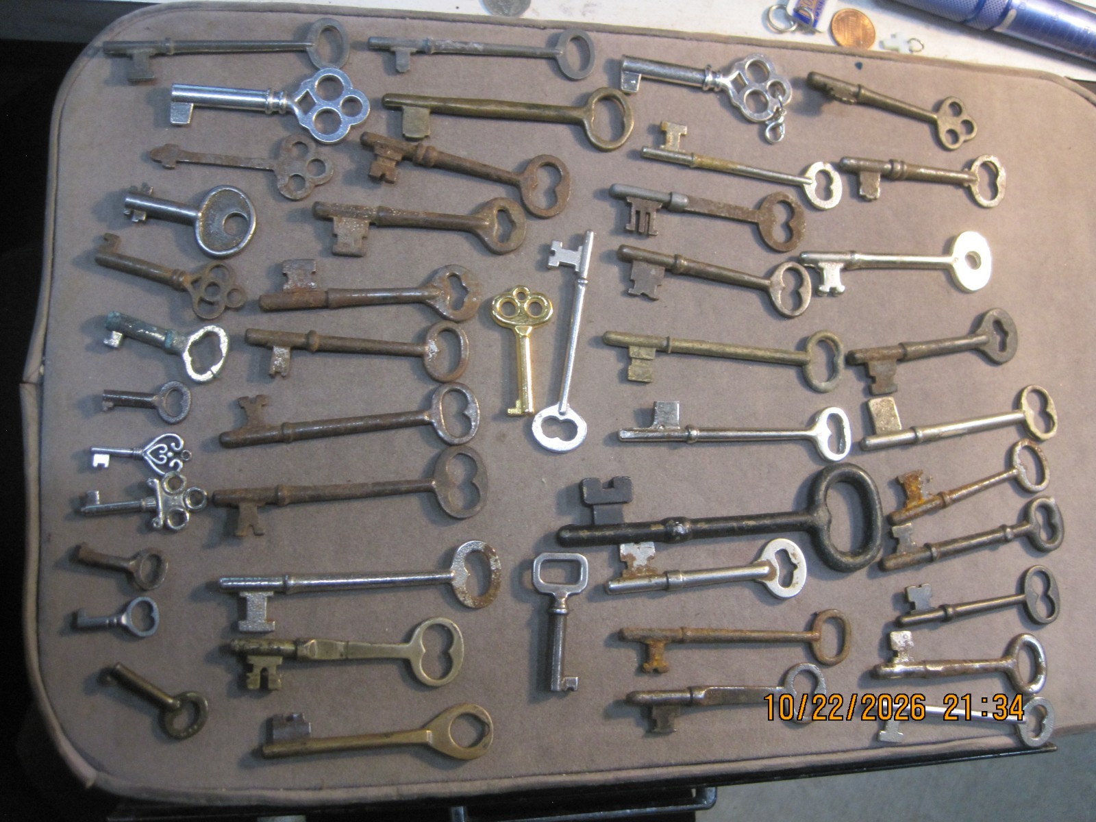 Lot of 46 Antique Vintage Skeleton Keys Old Door Lock Cabinet Furniture Keys
