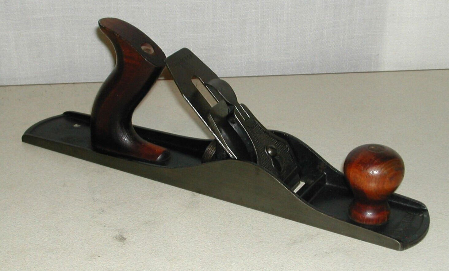 VINTAGE MADE IN USA ADJUSTABLE IRON PLANE SIMILAR TO STANLEY No 5