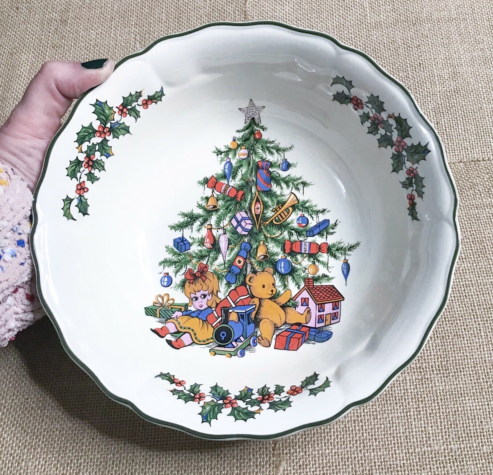 Vintage England Grindley Of Stoke Royal Tudor Christmas Tree 8.5 In Serving Bowl