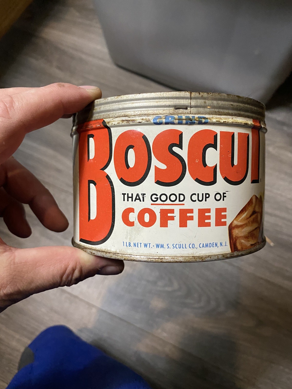 Vintage Boscul Coffee Tin 1 Pound Turn Key Open Red Kitchen Decor