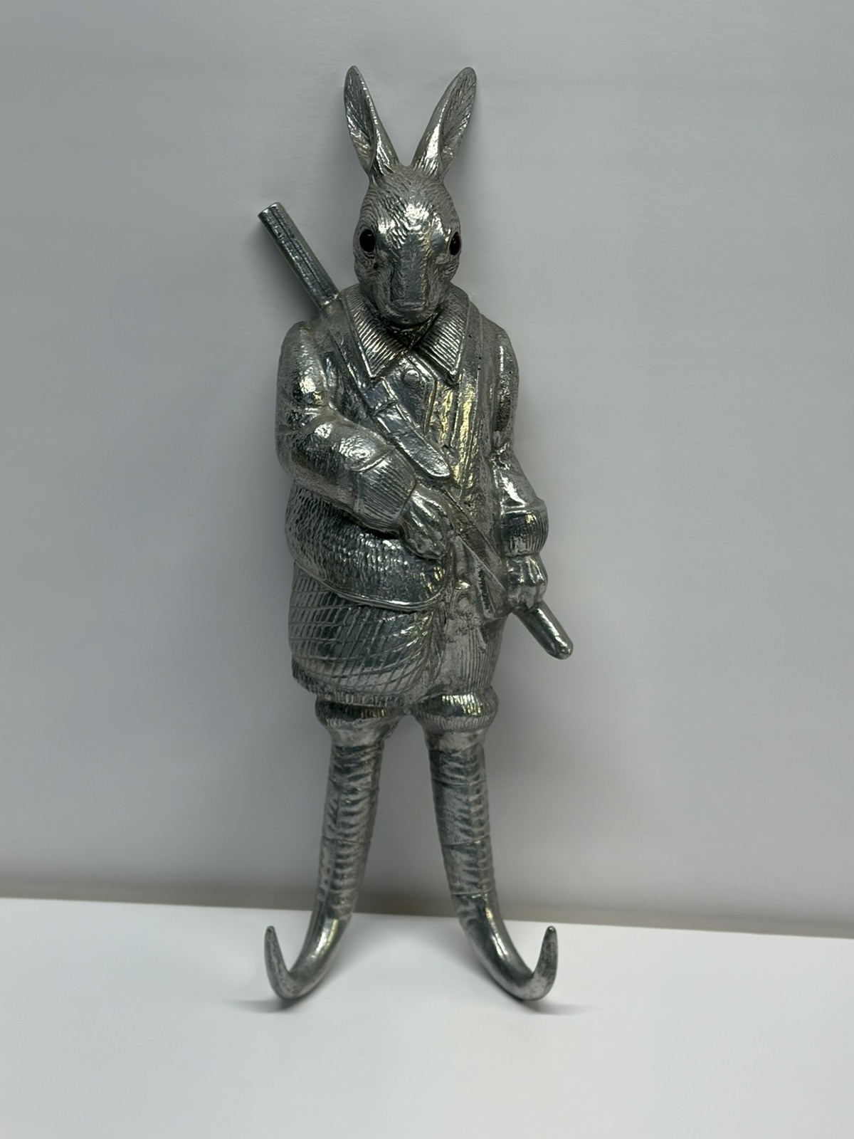 VINTAGE ARTHUR COURT WALL HOOK RABBIT HUNTER 1979 BLACK FOREST