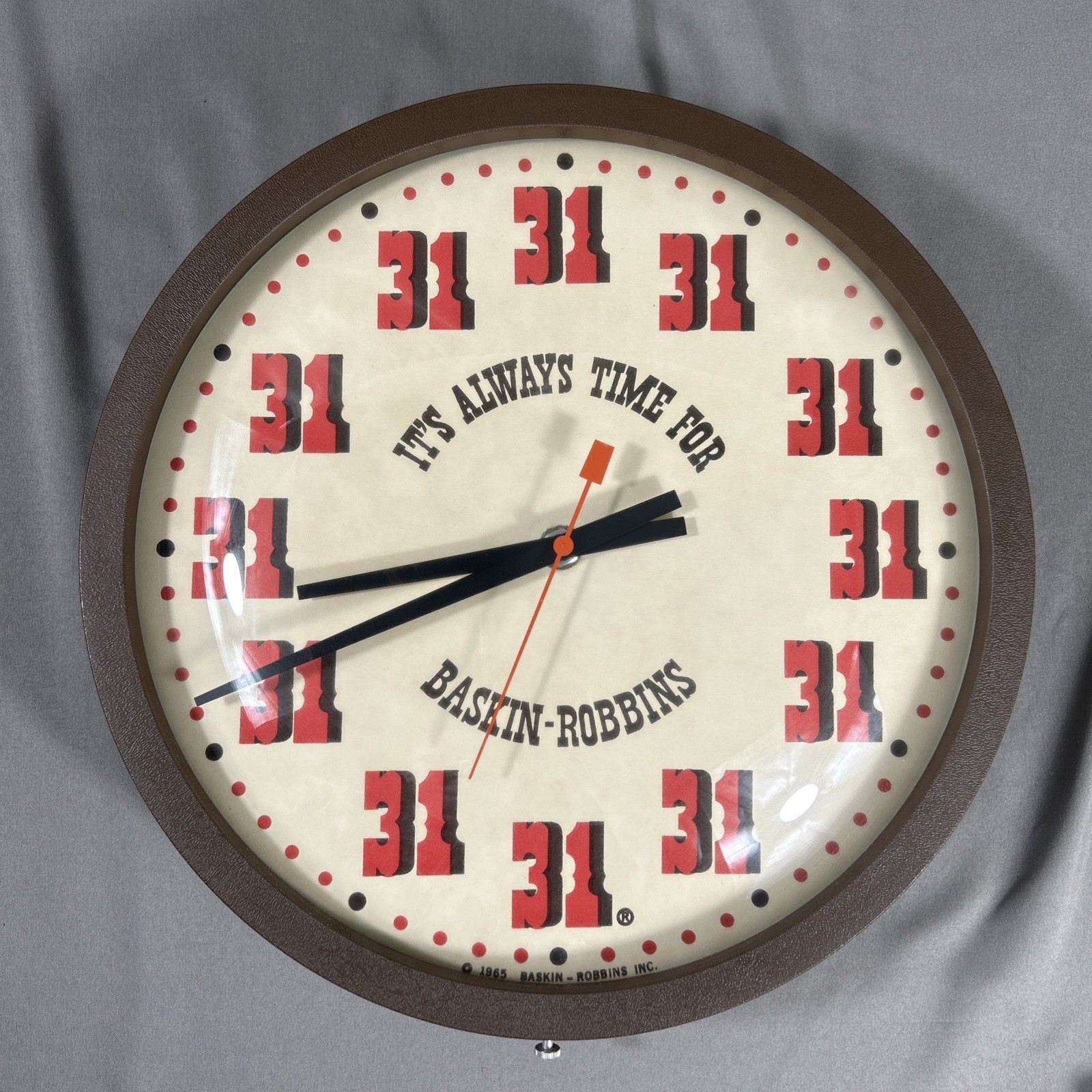 NEAR MINT Vintage Baskin Robbins Round Advertising Wall Clock Seth Thomas WORKS