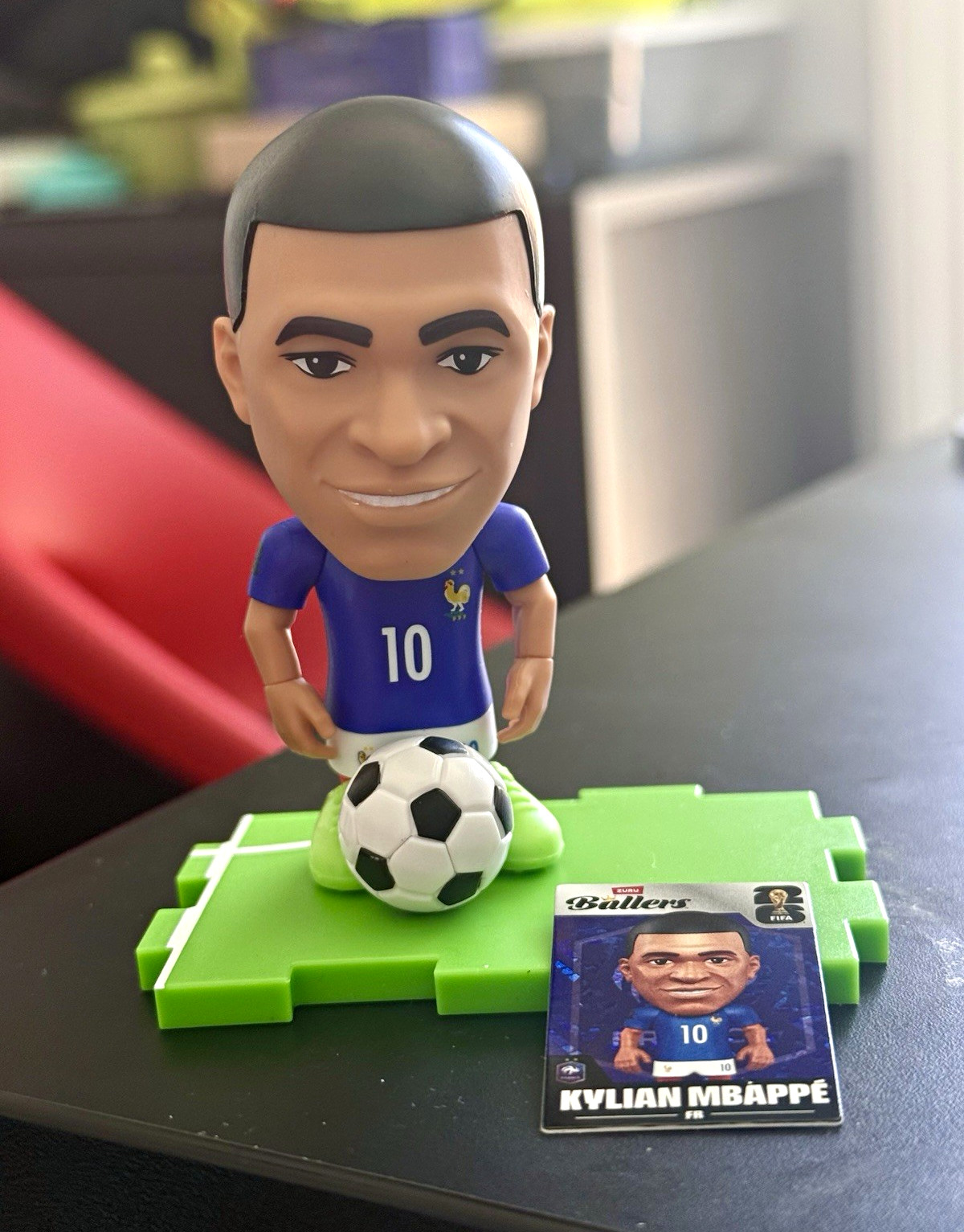 Zuru Ballers Kylian Mbappé #10 Soccer Figurine w/ all accessories