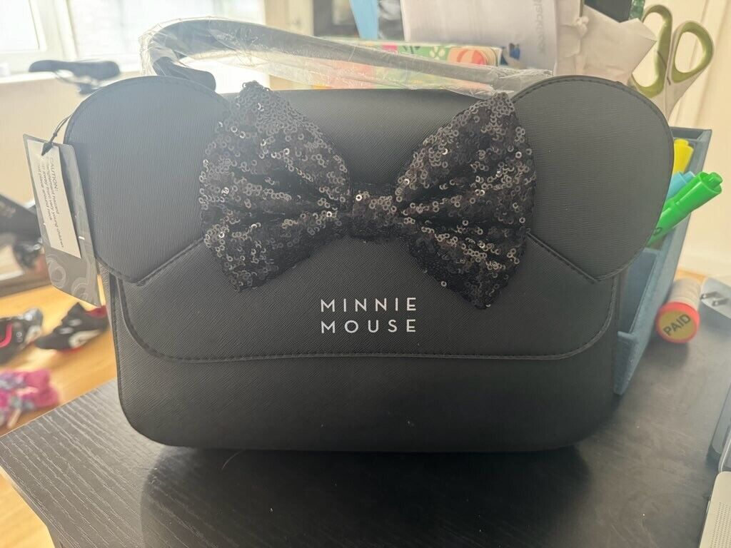 Disney Loungefly Minnie Mouse Sequin Bow Crossbody Bag Black BRAND NEW