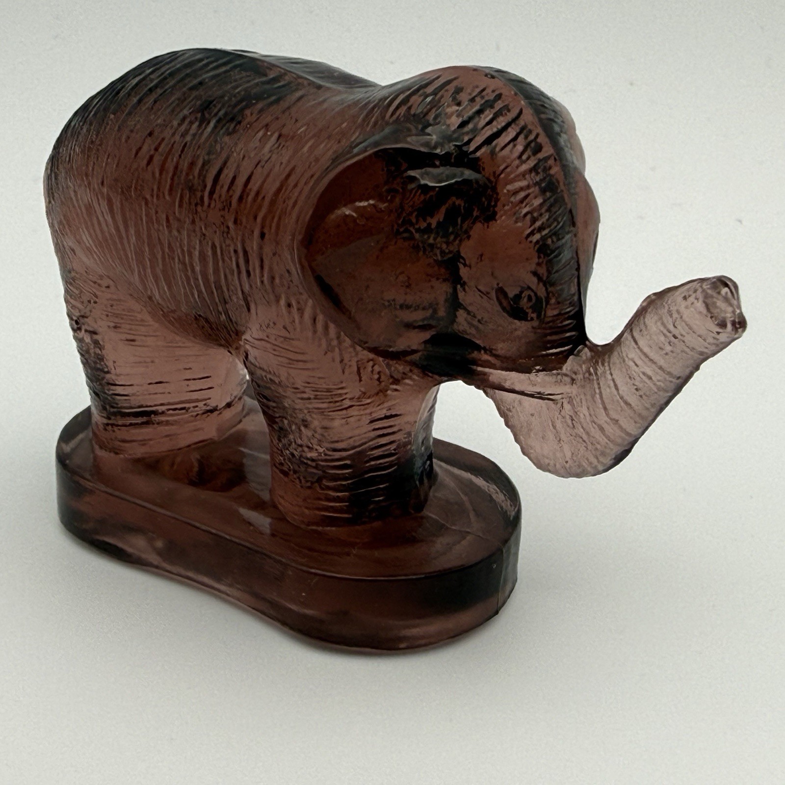 Vintage Mosser Amethyst Purple Art Glass Elephant Figurine Trunk Up Good Luck 2\ Vintage Mosser Amethyst Purple Art Glass Elephant Figurine Trunk Up Good Luck 2\