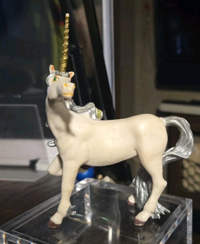 Vintage 2002 Papo Silver Unicorn PVC Figurine 