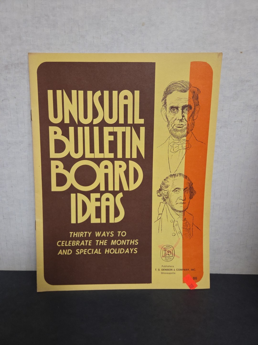 Vintage UNUSED 1972 Unusual Bulletin Board Ideas-30 Ways To Celebrate The Months Vintage UNUSED 1972 Unusual Bulletin Board Ideas-30 Ways To Celebrate The Months