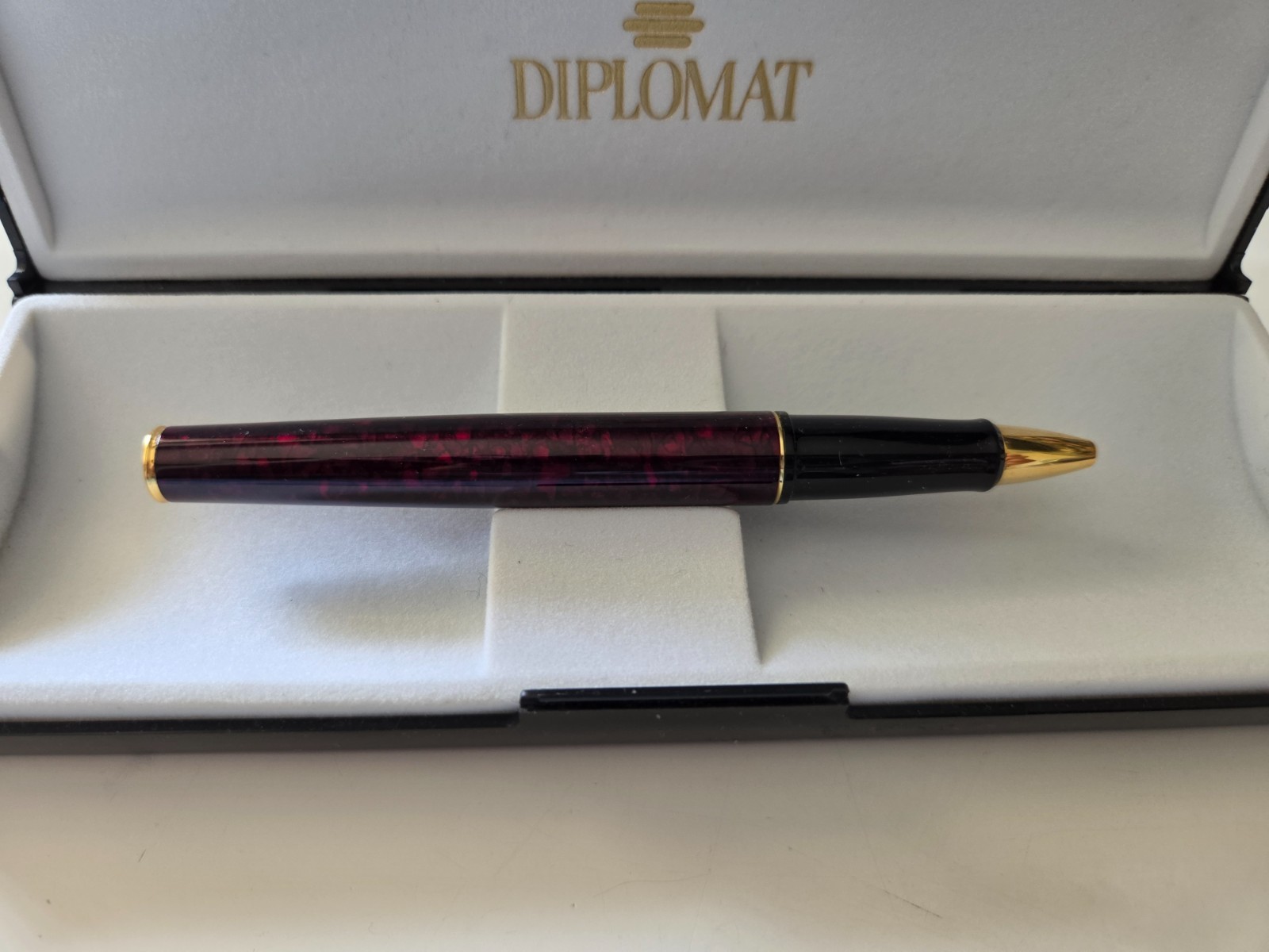 Vintage, Diplomat Ink Pen BLACK and red (marble like). Made Germany, Gently Used Vintage, Diplomat Ink Pen BLACK and red (marble like). Made Germany, Gently Used