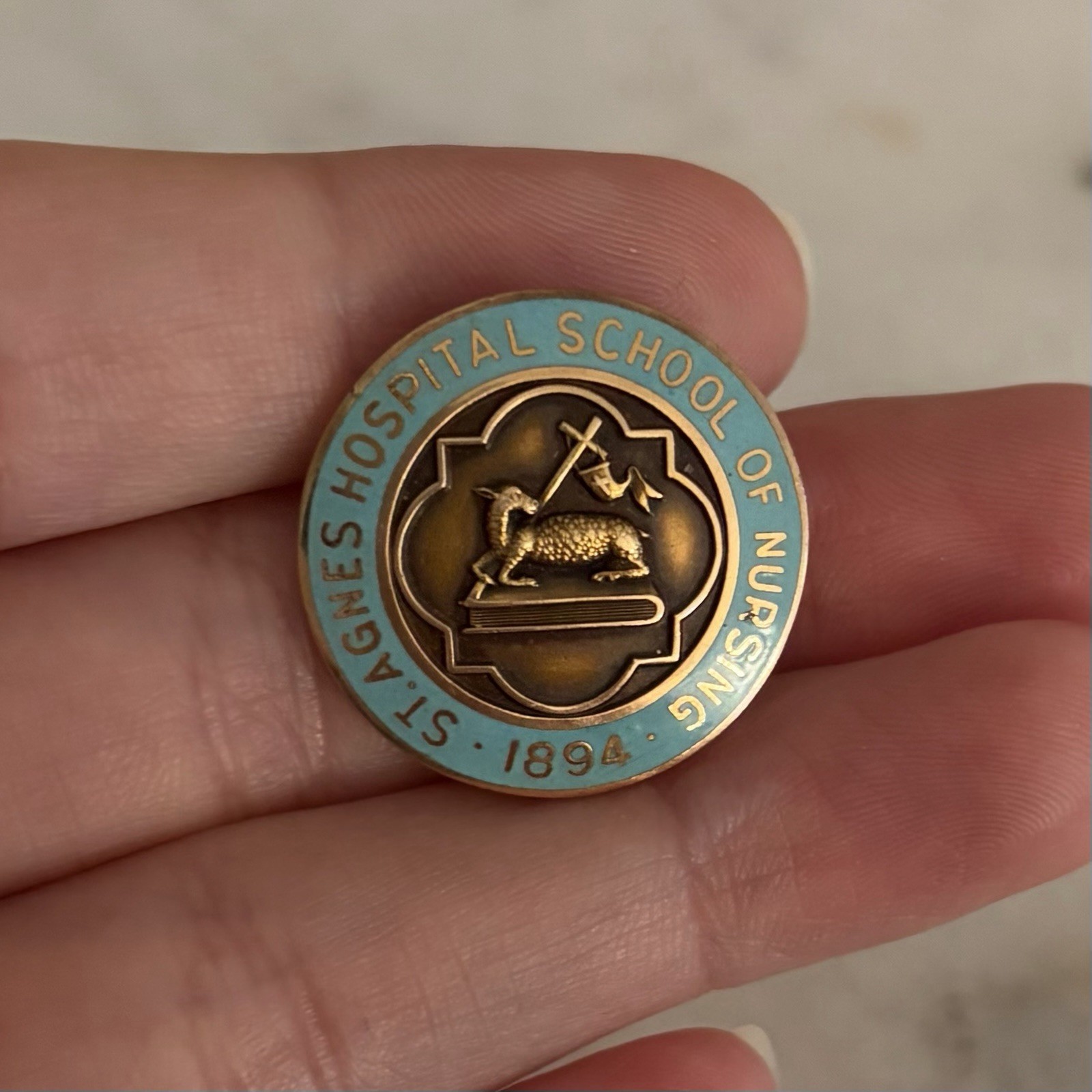 Vintage 1947 St Agnes Hospital School Of Nursing 10K Gold & Blue Enamel Pin