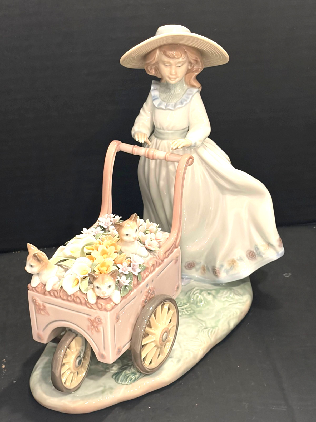 Lladro Kitty Kart Rare Girl with Cats - Great Gift Christmas Lladro Kitty Kart Rare Girl with Cats - Great Gift Christmas