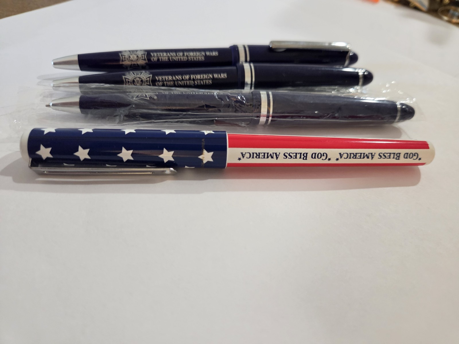 Lot of 4 Vintage Patriotic Pens - 3x VFW Veterans of Foreign Wars + God Bless... Lot of 4 Vintage Patriotic Pens - 3x VFW Veterans of Foreign Wars + God Bless...