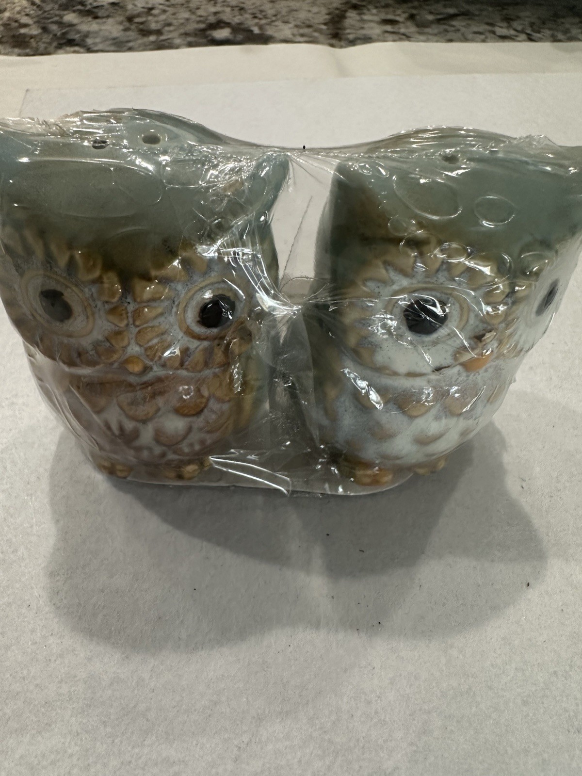 Ceramic Pair Of Owl Salt & Pepper Shakers Ceramic Pair Of Owl Salt & Pepper Shakers