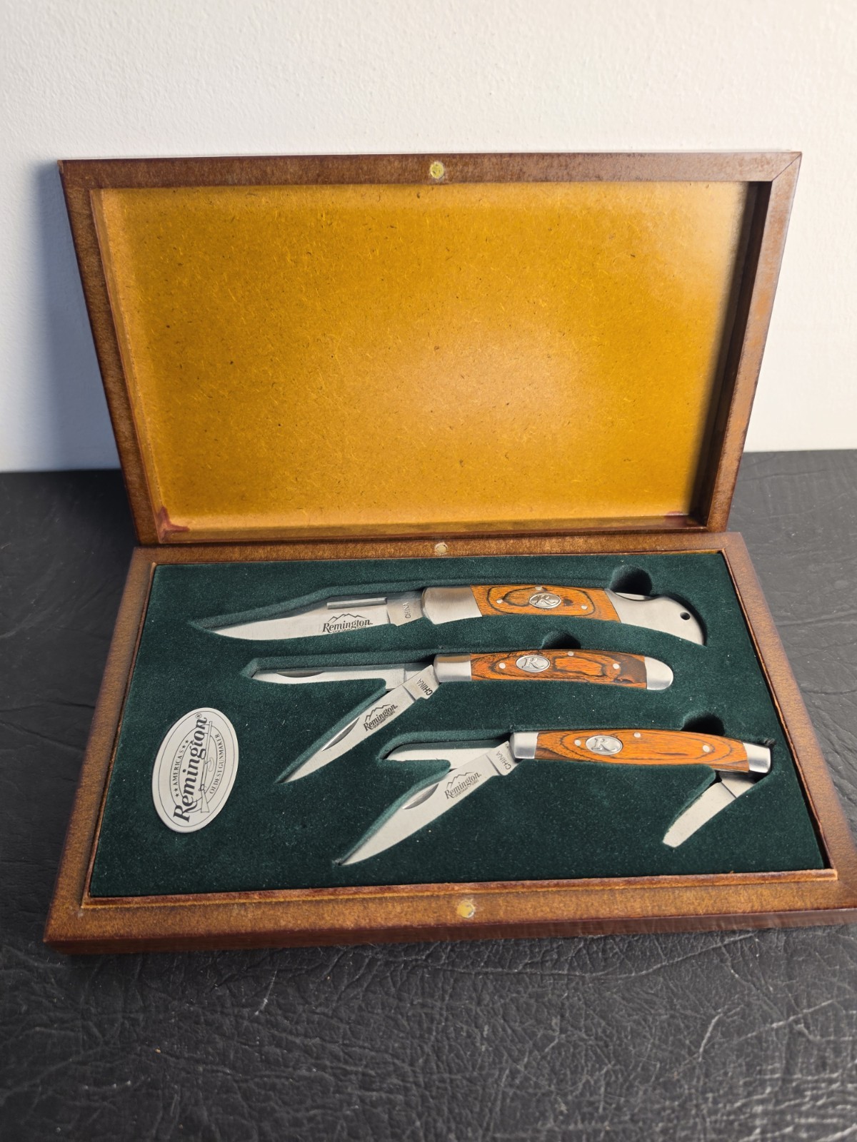 Remington Sportsman Series Knives 2007 Limited Edition 3 Piece Knife Set