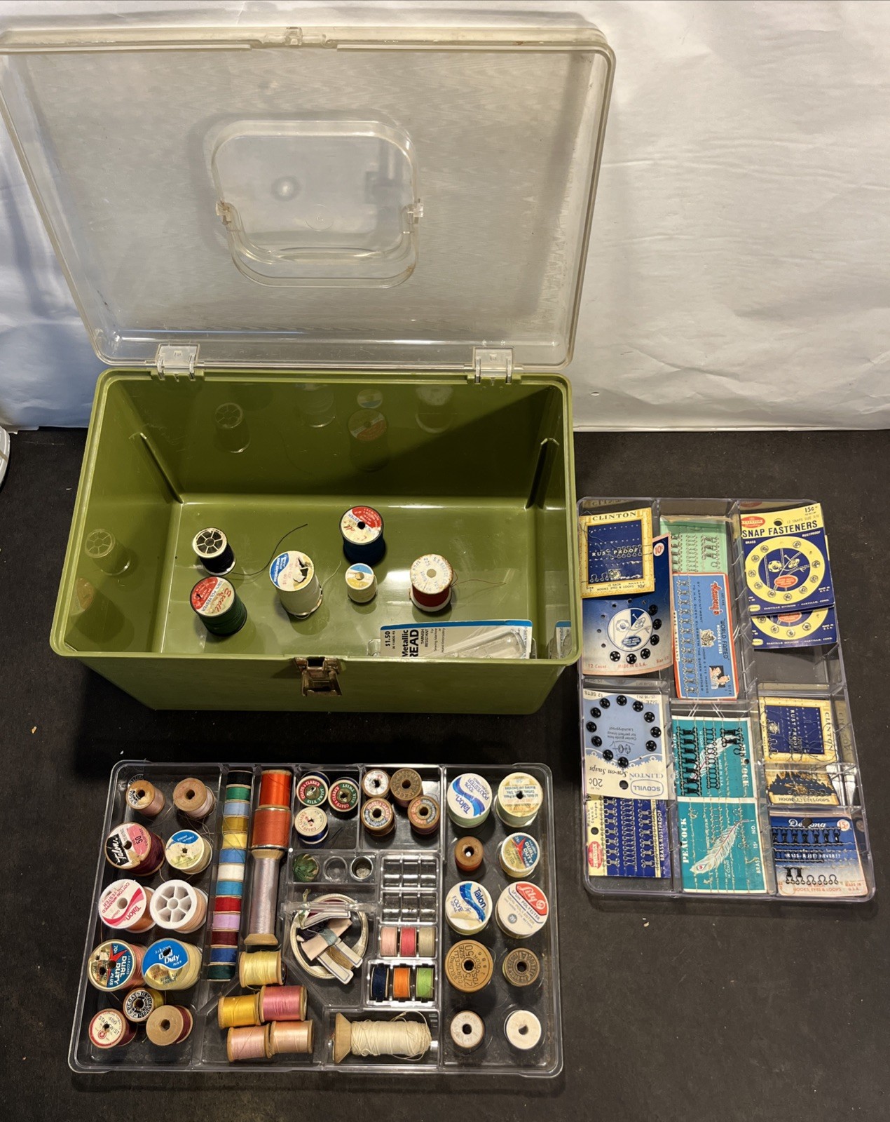 Vtg Green Wilson Wil-Hold 14” Sewing Storage Box With Notions & Thread 2 Trays