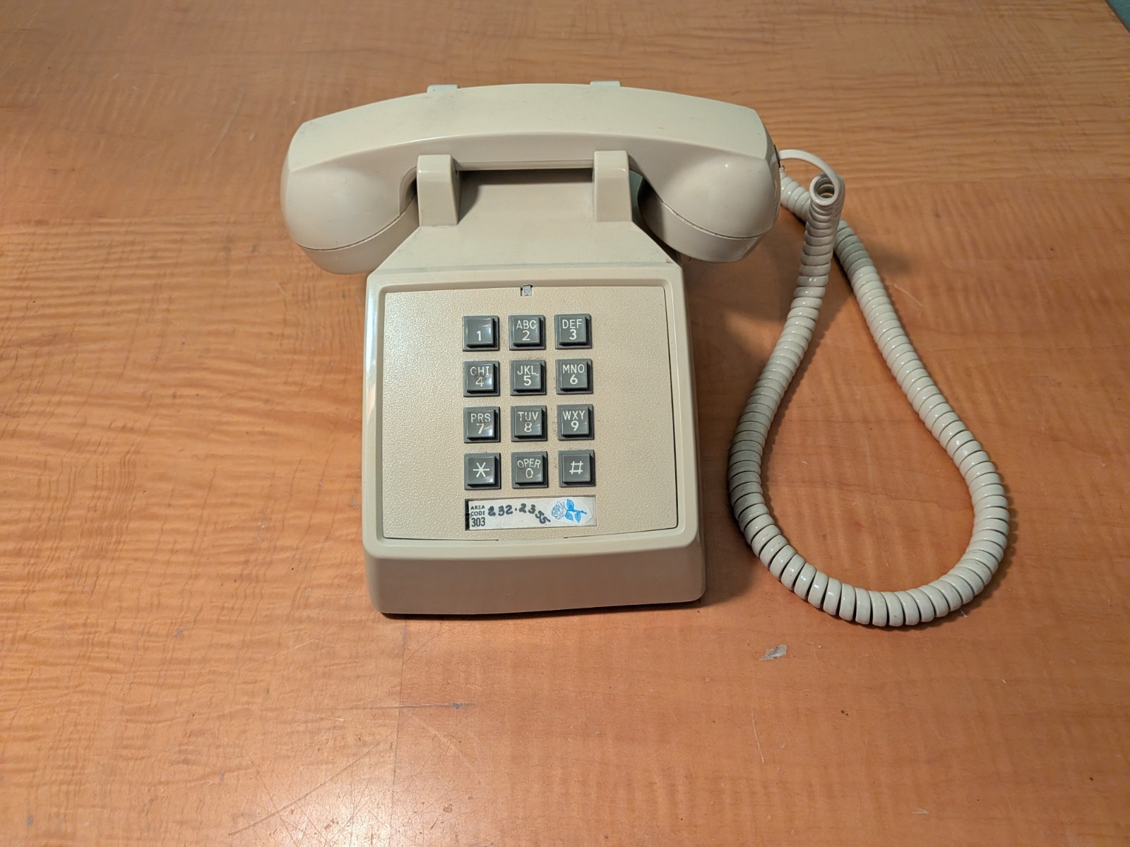Vintage Bell Beige Touch Tone Desk Phone Near Mint Works $9.99