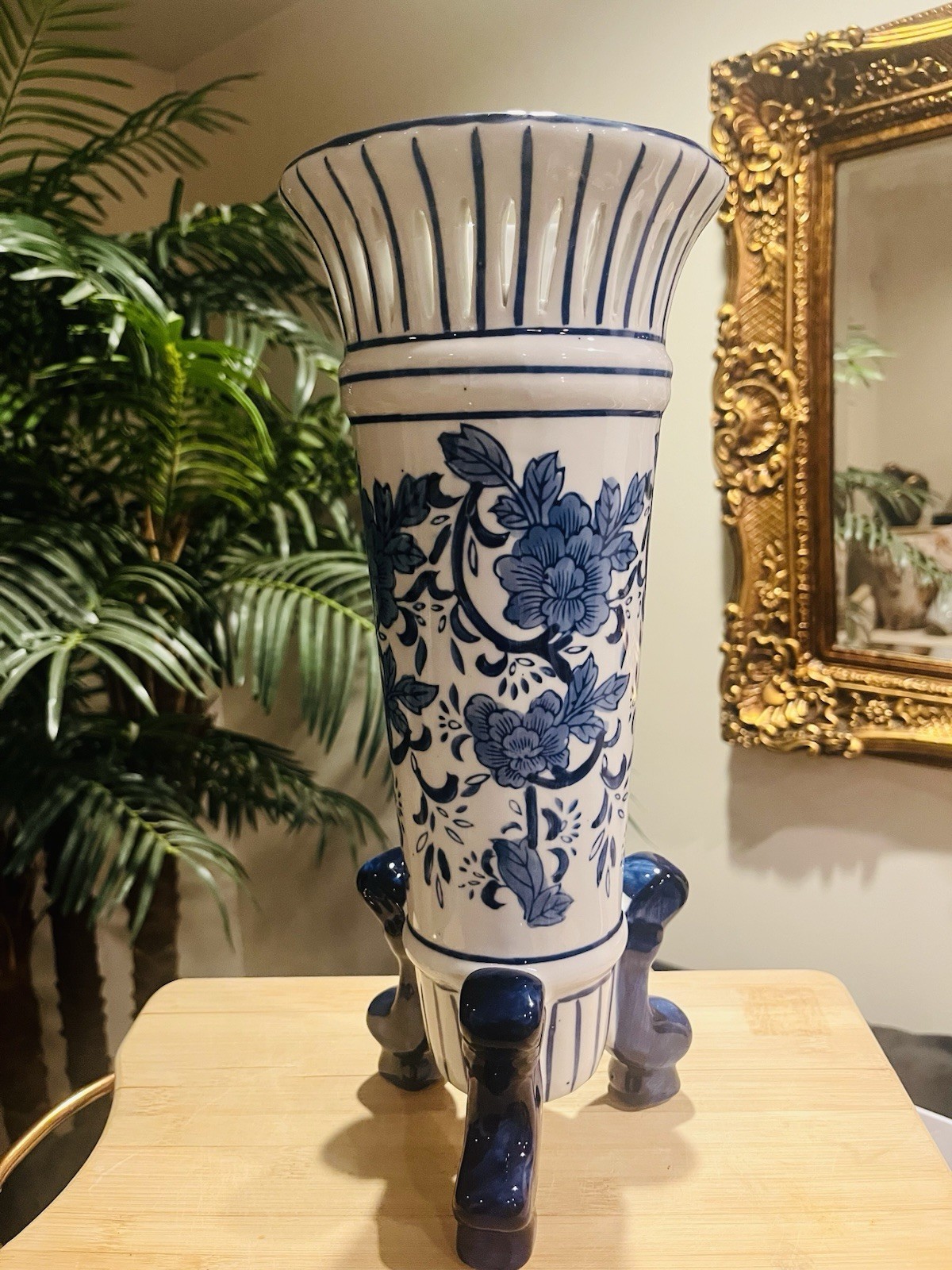 Chinoiserie Hand - Painted Footed Porcelain Vase Blue Floral Pattern Cutout Rim
