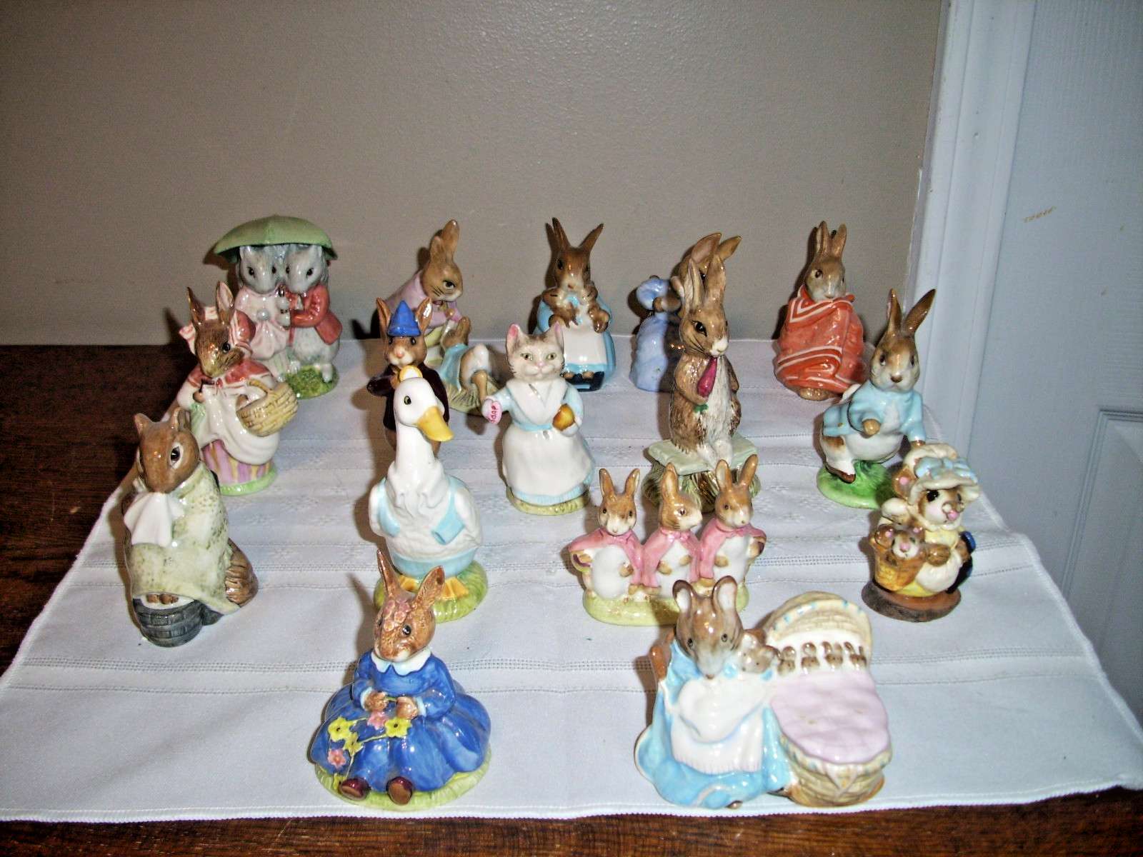 Vintage LOT of 15 Beatrix Potter Figurines Royal Albert England F. Warne & Co