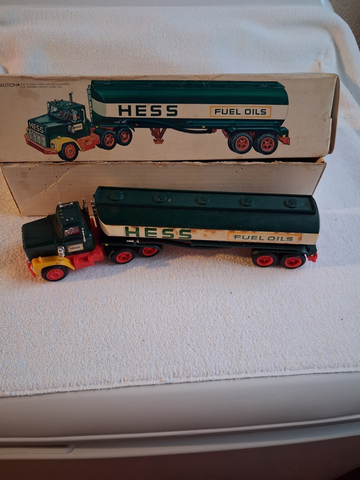 1960\'s Vintage Hess Truck Has Original Box