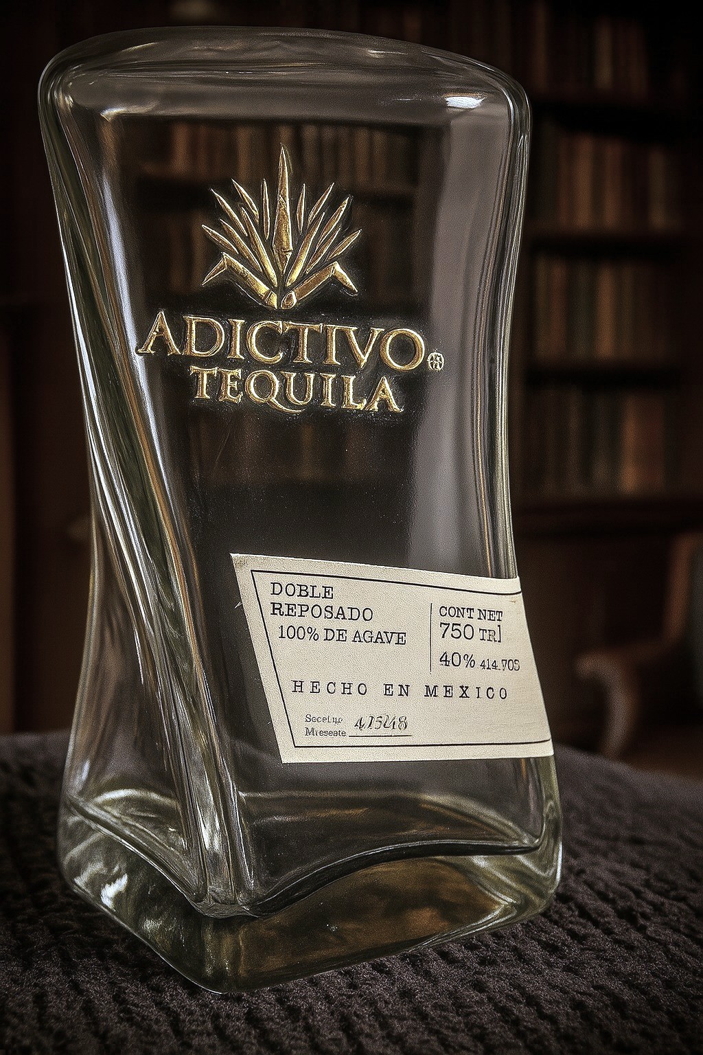 Beautiful Adictivo doble reposado Tequila Bottle 750ml EMPTY With Topper Flask