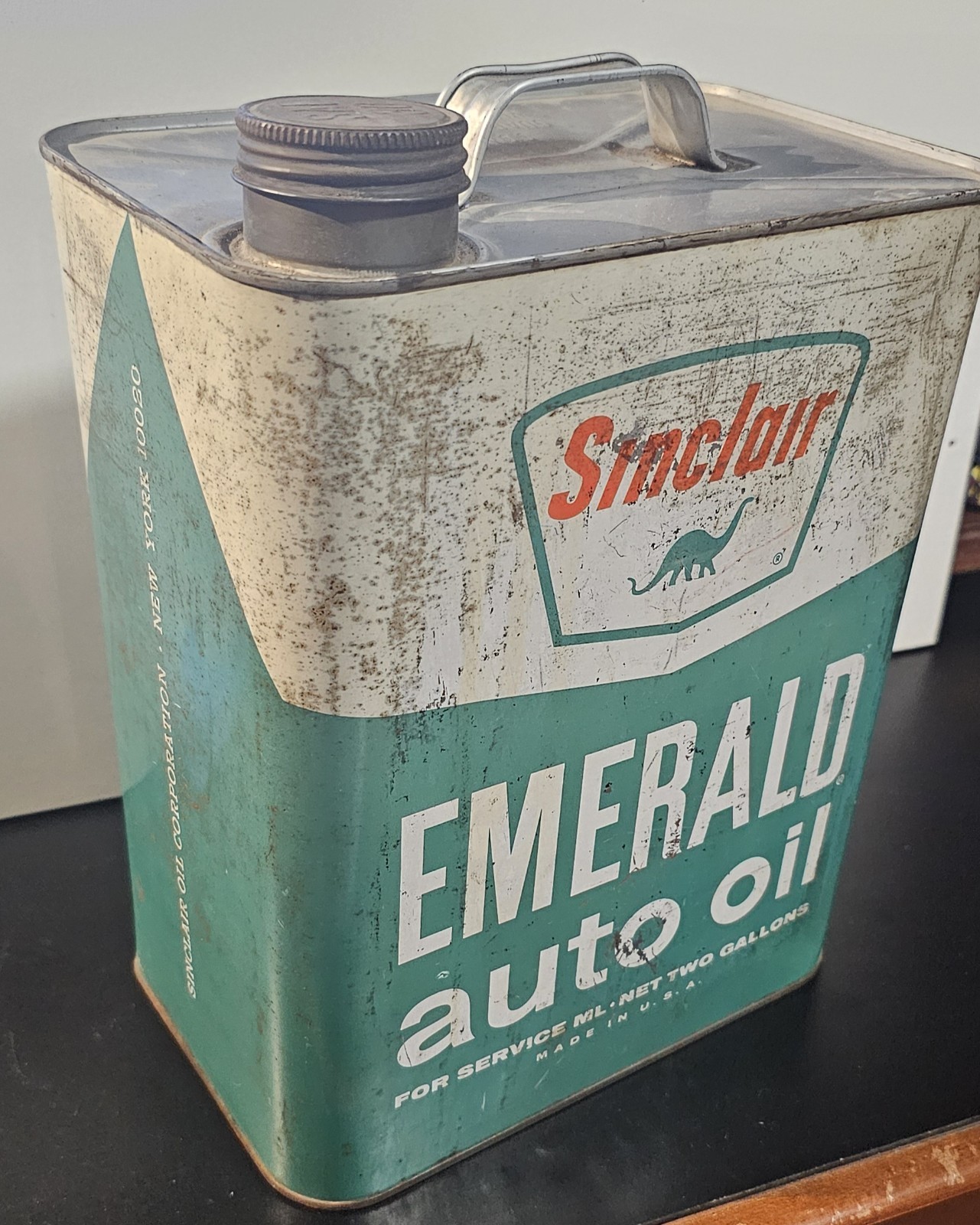 VTG Sinclair Emerald Auto Oil 2 Gallon Motor Oil Can Dinosaur Logo New York