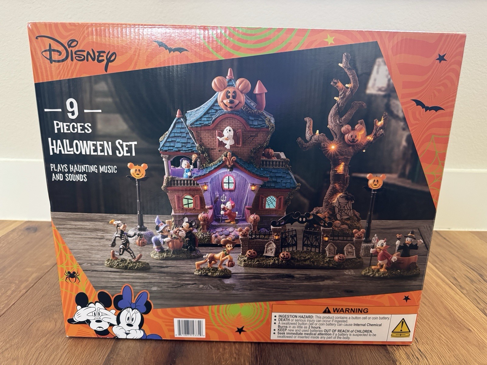 Disney Halloween Village 9 Piece Set Mickey & Friends Lights Music 