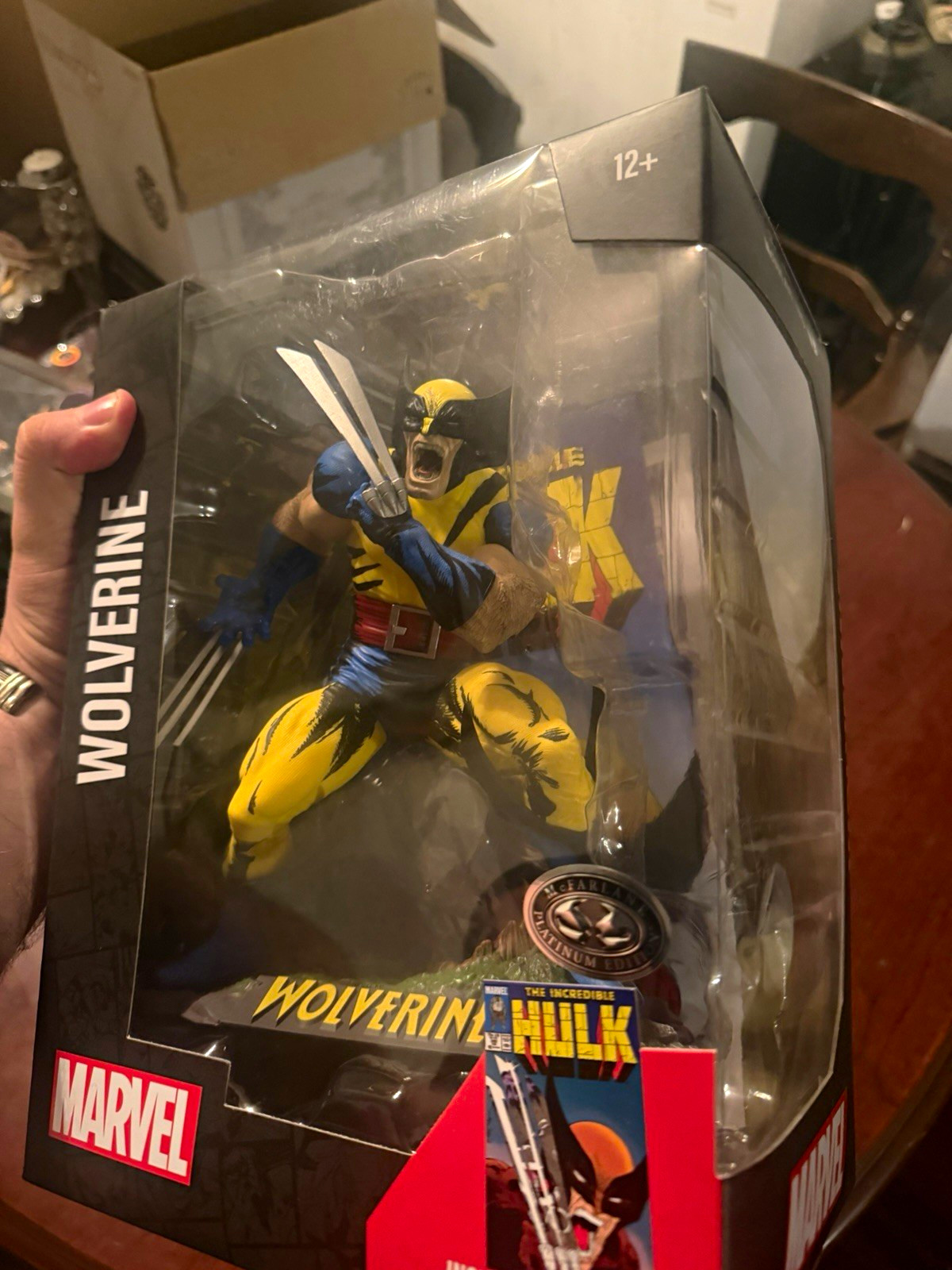 McFarlane Toys Marvel Wolverine Platinum Edition 1:10 Figure w/ Comic Book