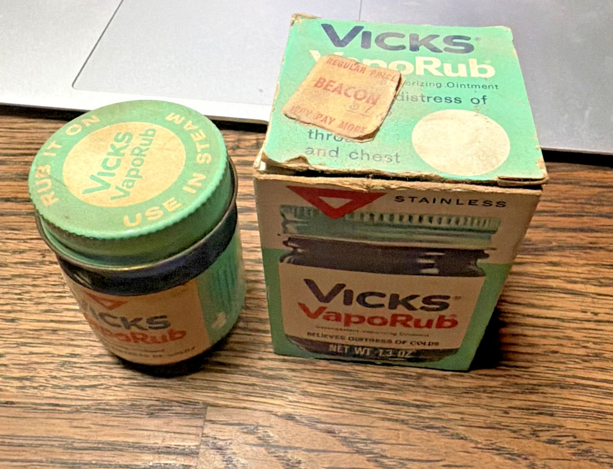 Vintage Vicks Vaporub Jars Set Of 2 one in original vintage box