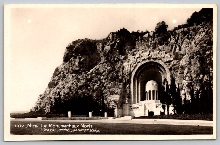 CPA Nice France - Le Monument aux Morts - Real Photo Postcard