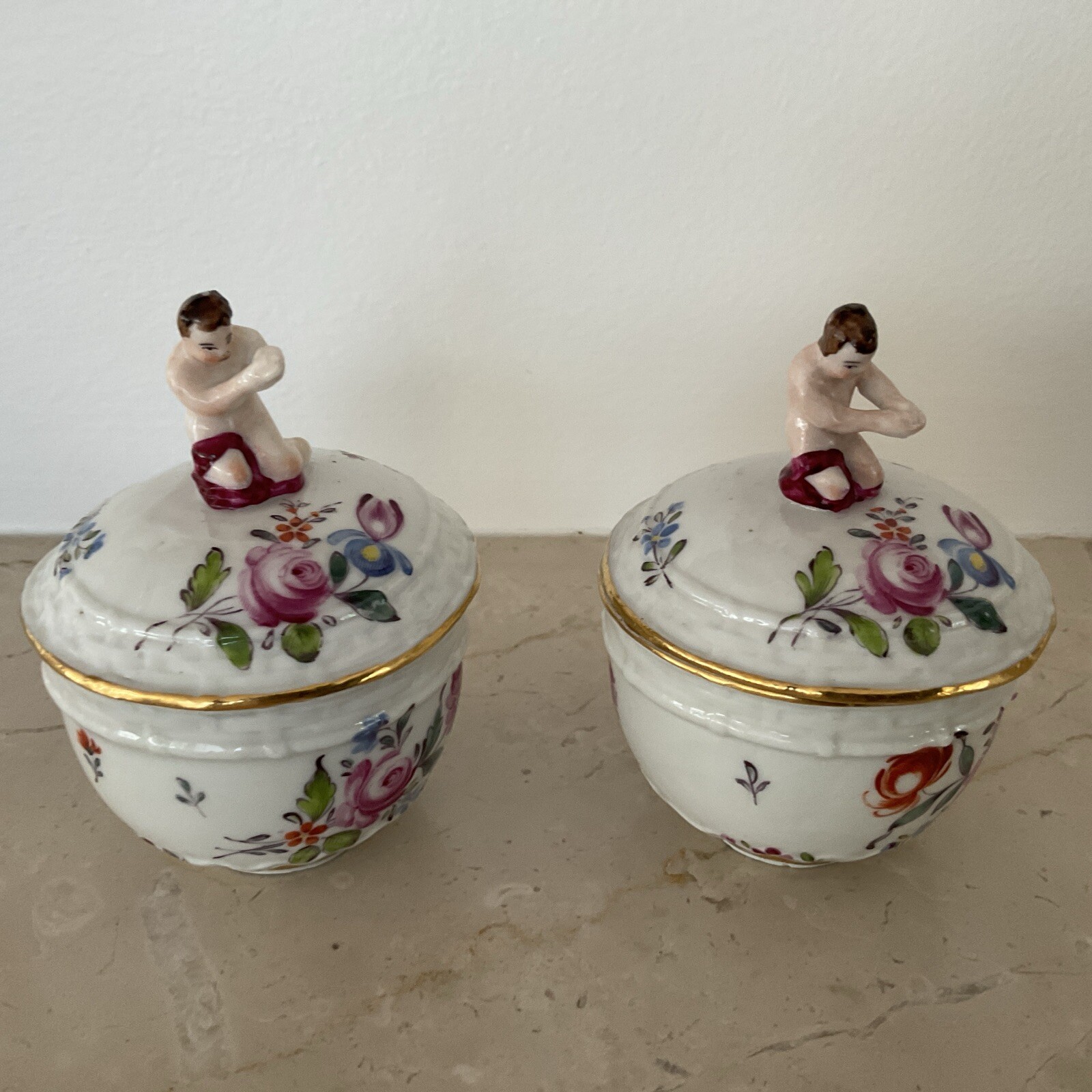 2 Antique 18thC Hoechst Porcelain Lidded Cups Porzellan Deckel Tasse German 2 Antique 18thC Hoechst Porcelain Lidded Cups Porzellan Deckel Tasse German