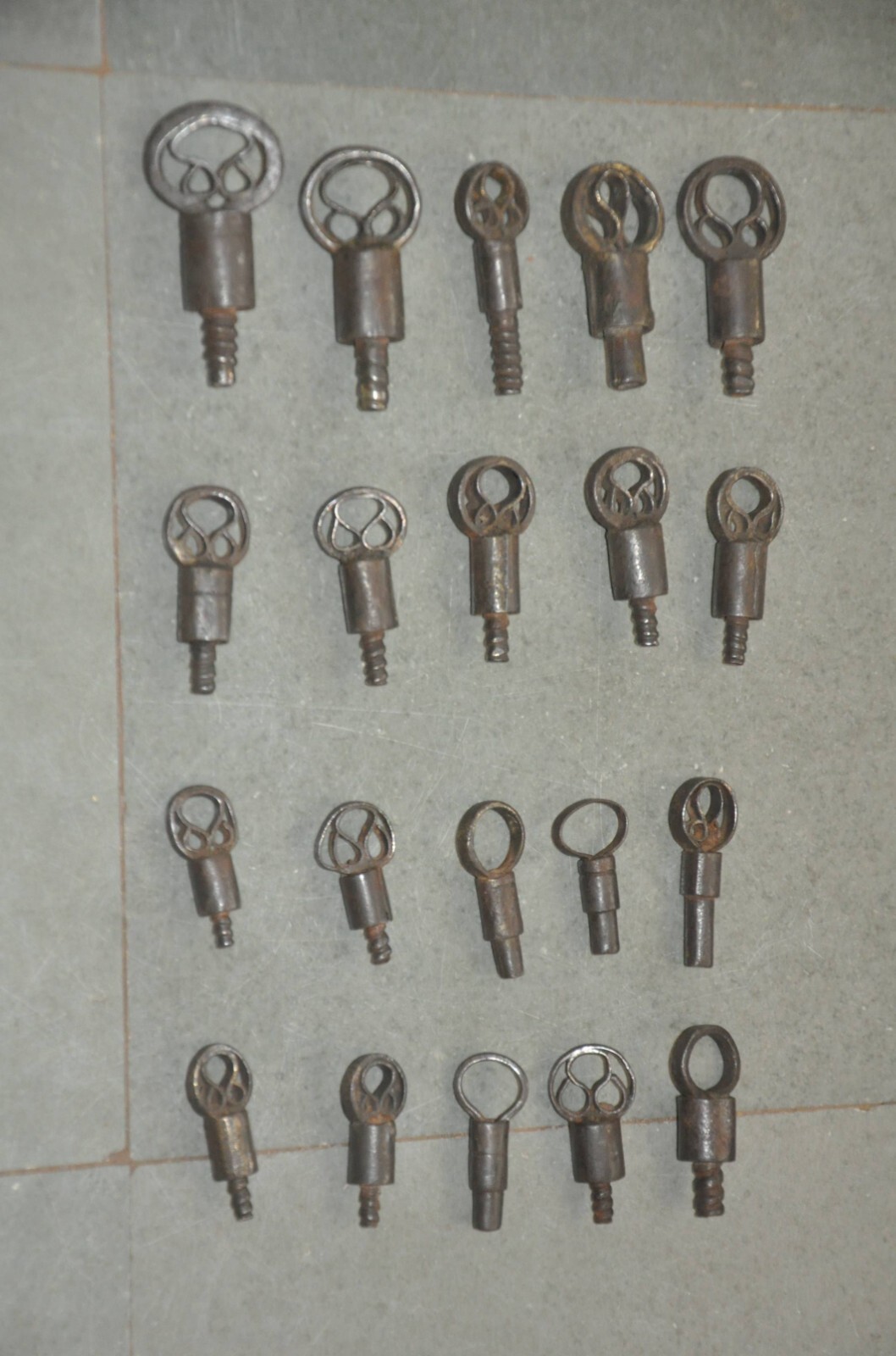 20 Pc Vintage Iron Fine Quality Different Screw Padlock Keys