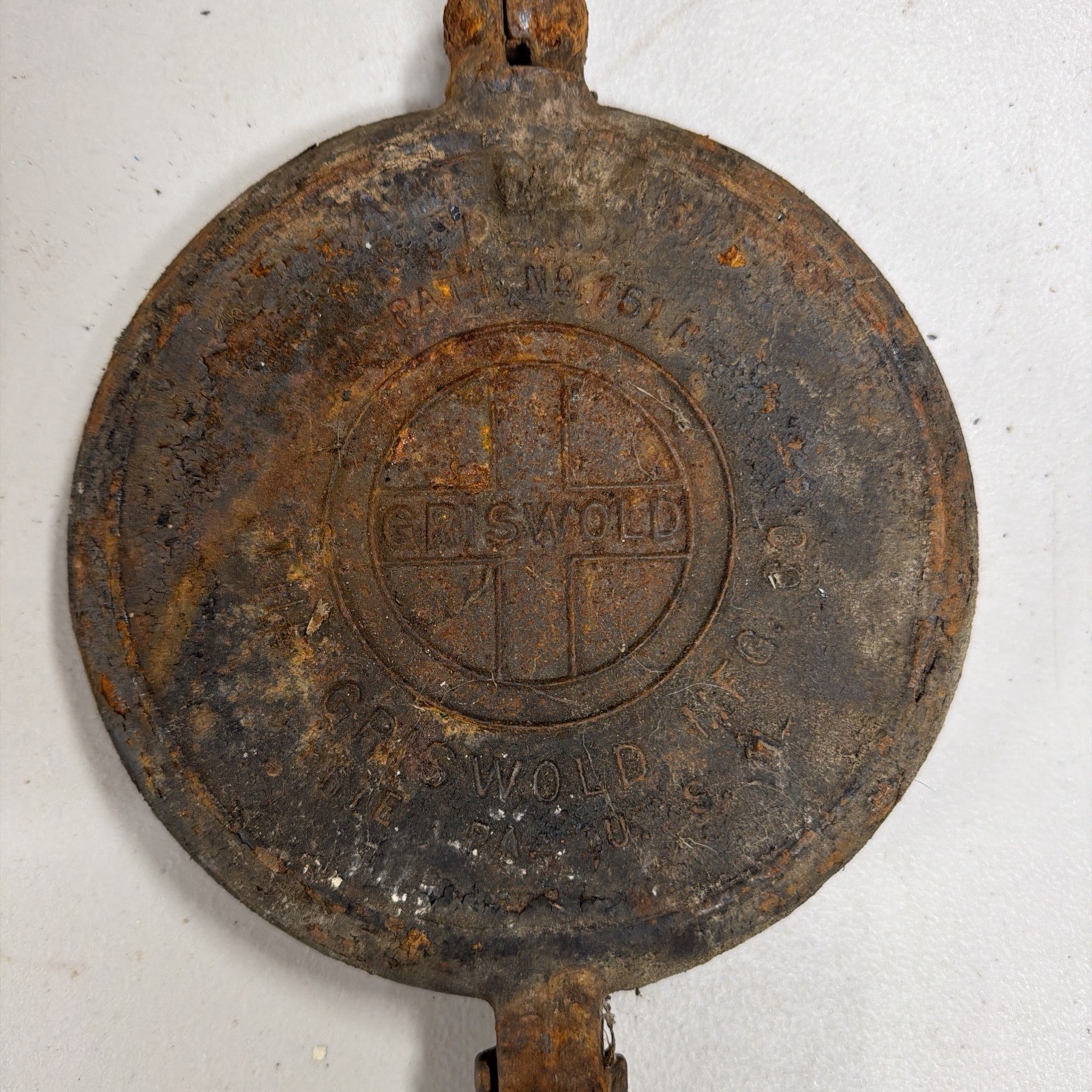 Antique 1908 Griswold American No 8  Waffle Maker Cast Iron