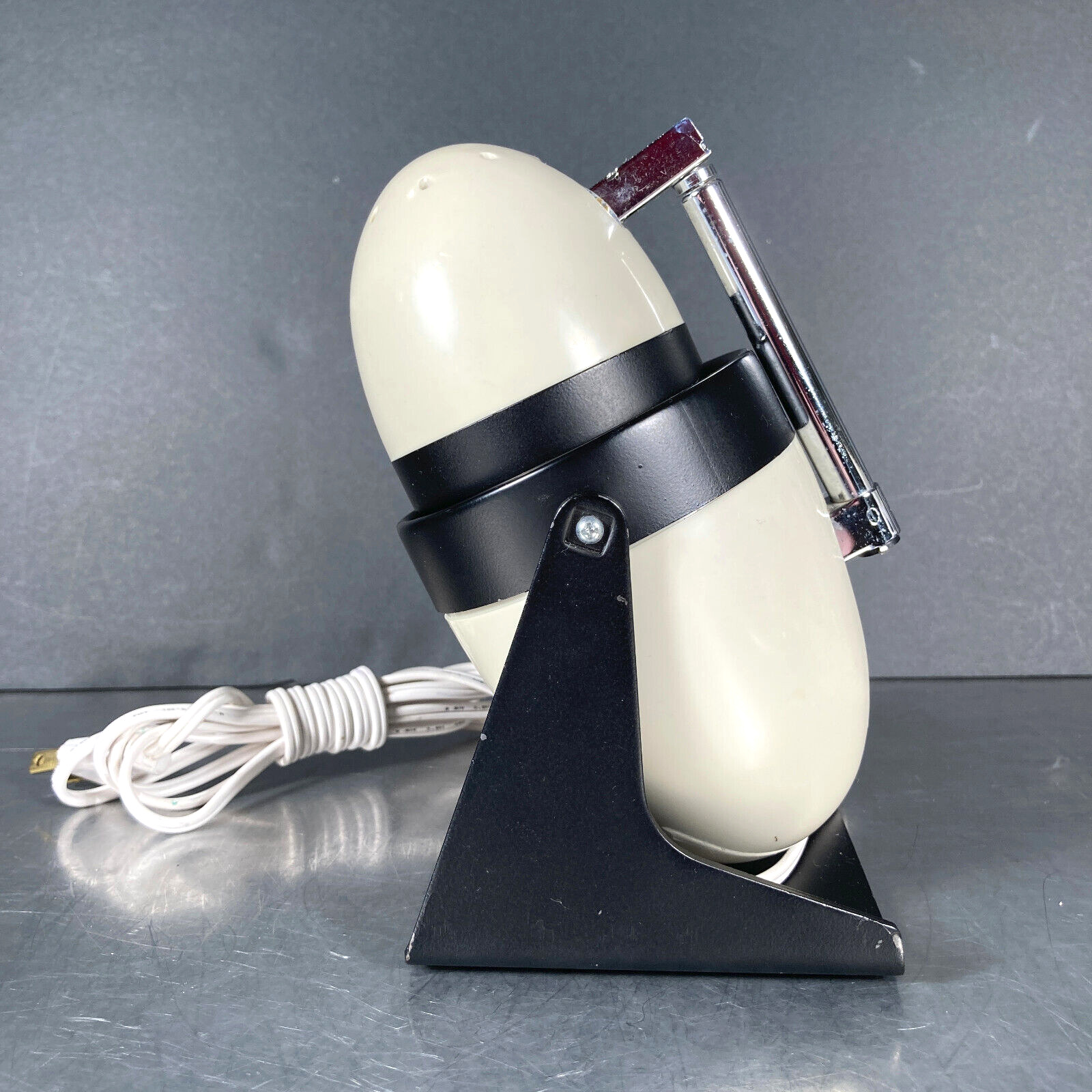 Space Age Hamilton Industries Cream Atomic Bullet Lamp 6137 Mid Century Modern