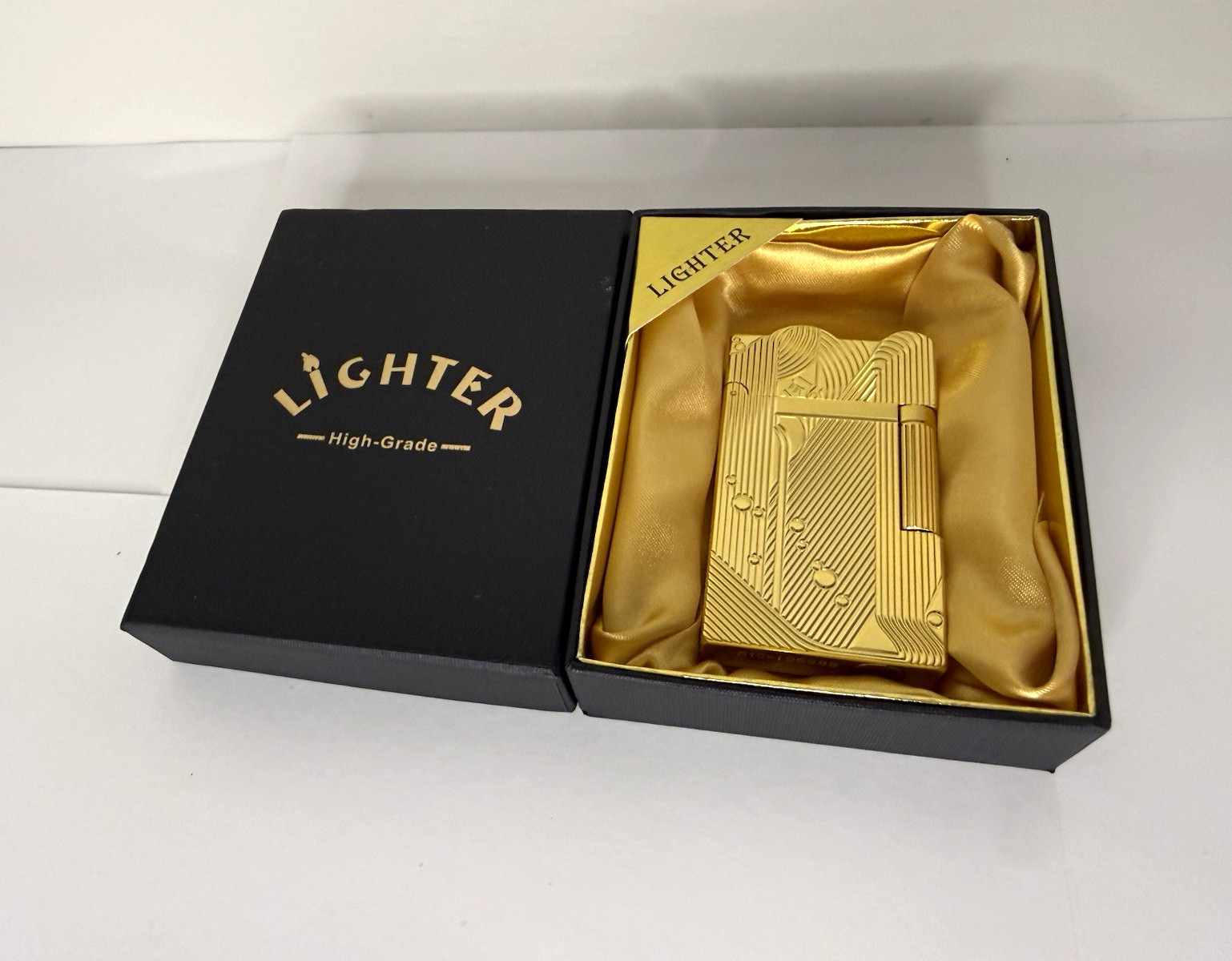 Vintage Style Gold Tone ROVER Refillable Lighter High Grade Engraved Design