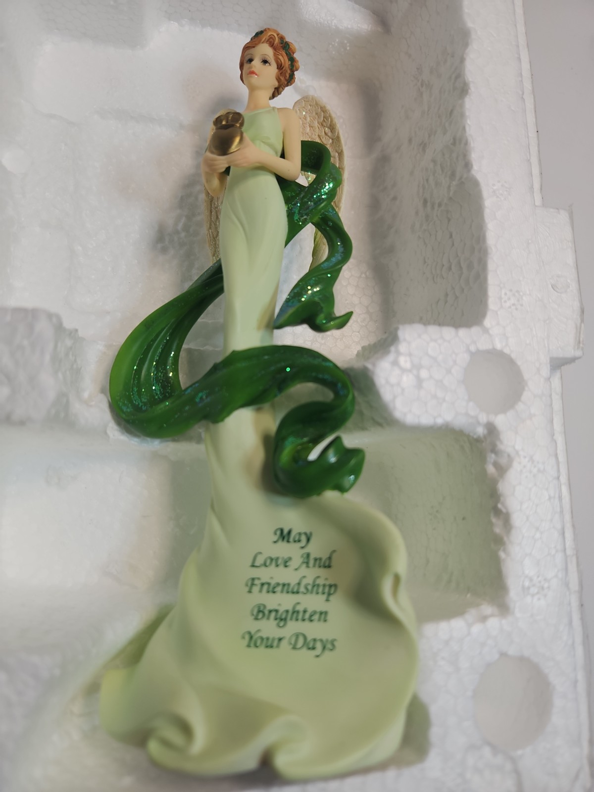 Item Hamilton Collection Figurine Irish Angel - Shamrocks, Item 205 A