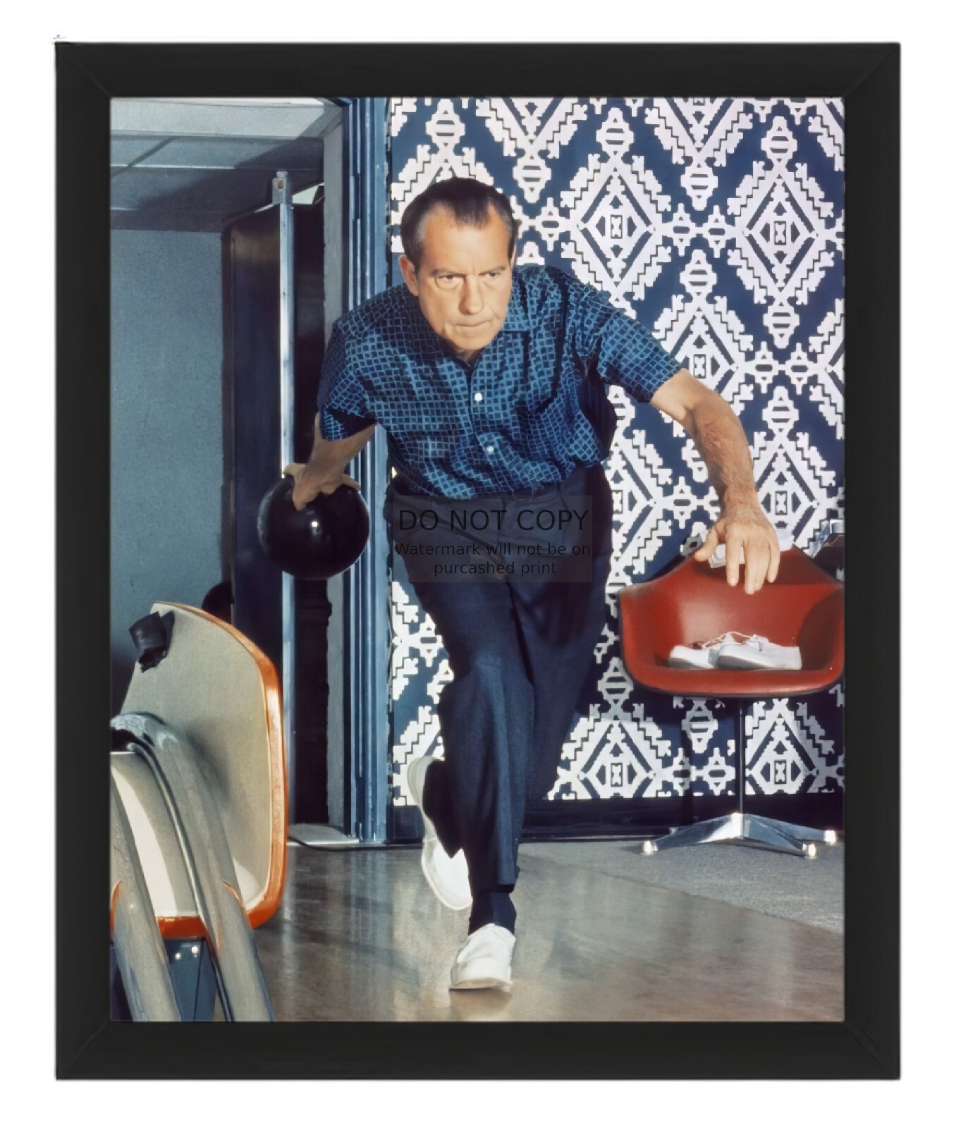 PRESIDENT RICHARD NIXON BOWLING 8X10 GLOSSY FRAMED PHOTO