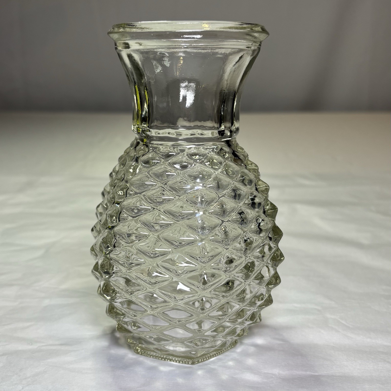 Vintage 1982 FTD Pineapple Shaped Diamond Point Pressed Glass 5.5\ Vintage 1982 FTD Pineapple Shaped Diamond Point Pressed Glass 5.5\
