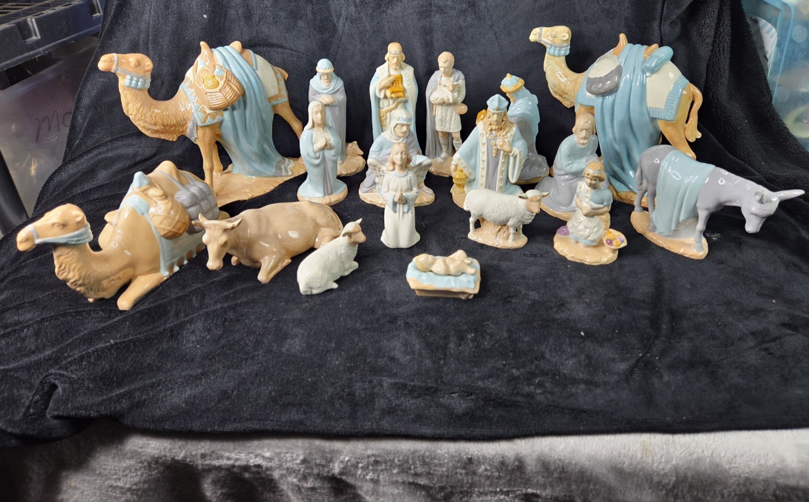 Holland Mold 17 Piece Vintage 1984 Ceramic Nativity Set Christmas Hand Painted