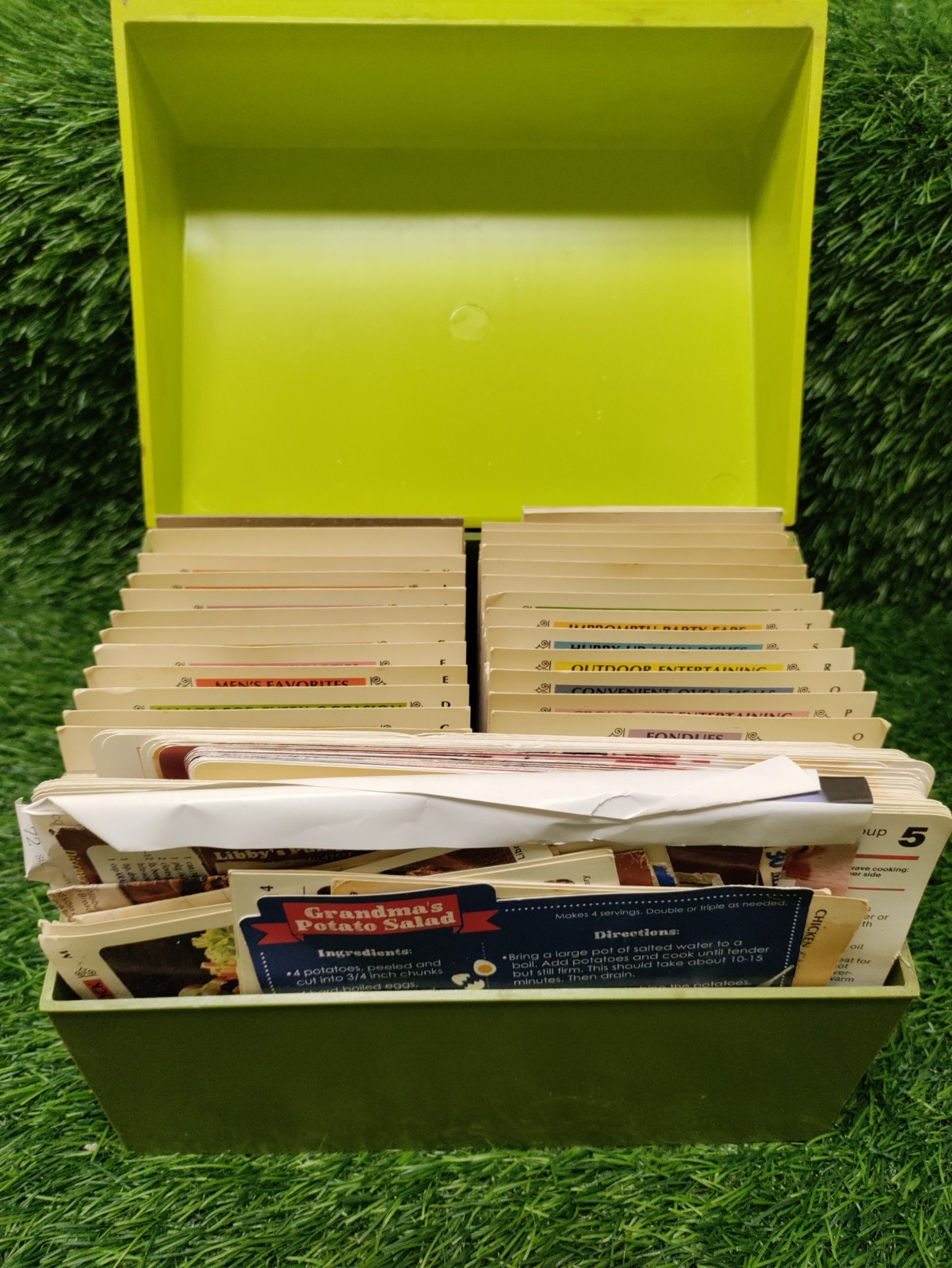 Vintage 1971 BETTY CROCKER Recipe Card Library Avocado Green Box