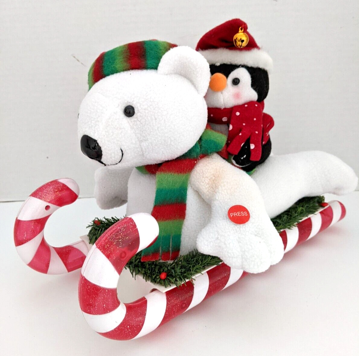 2007 Avon Animated Sleigh Ride Fun Polar Bear Penguin Santa Christmas Decor Cane