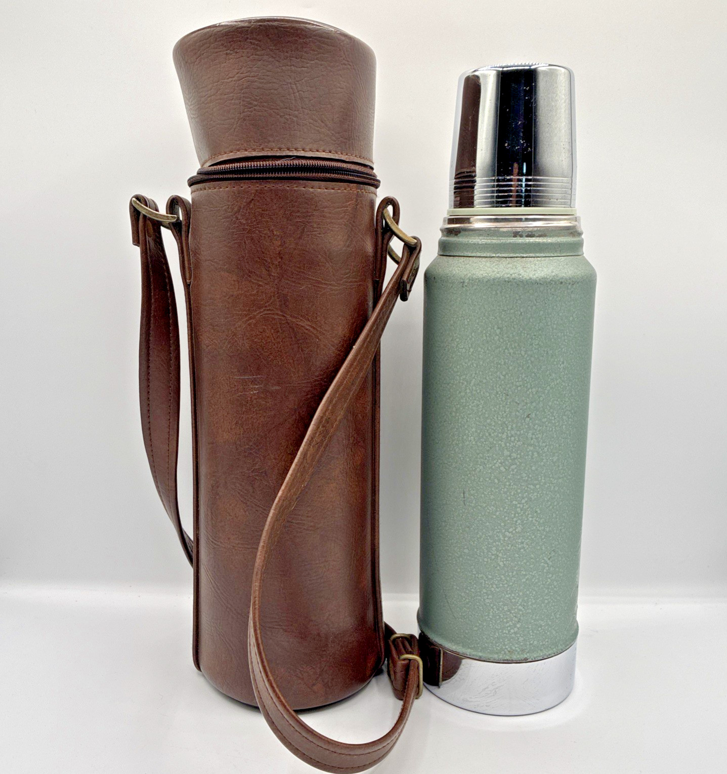 Vintage Aladdin Stanley Thermos A-944C Quart With Leather Case 