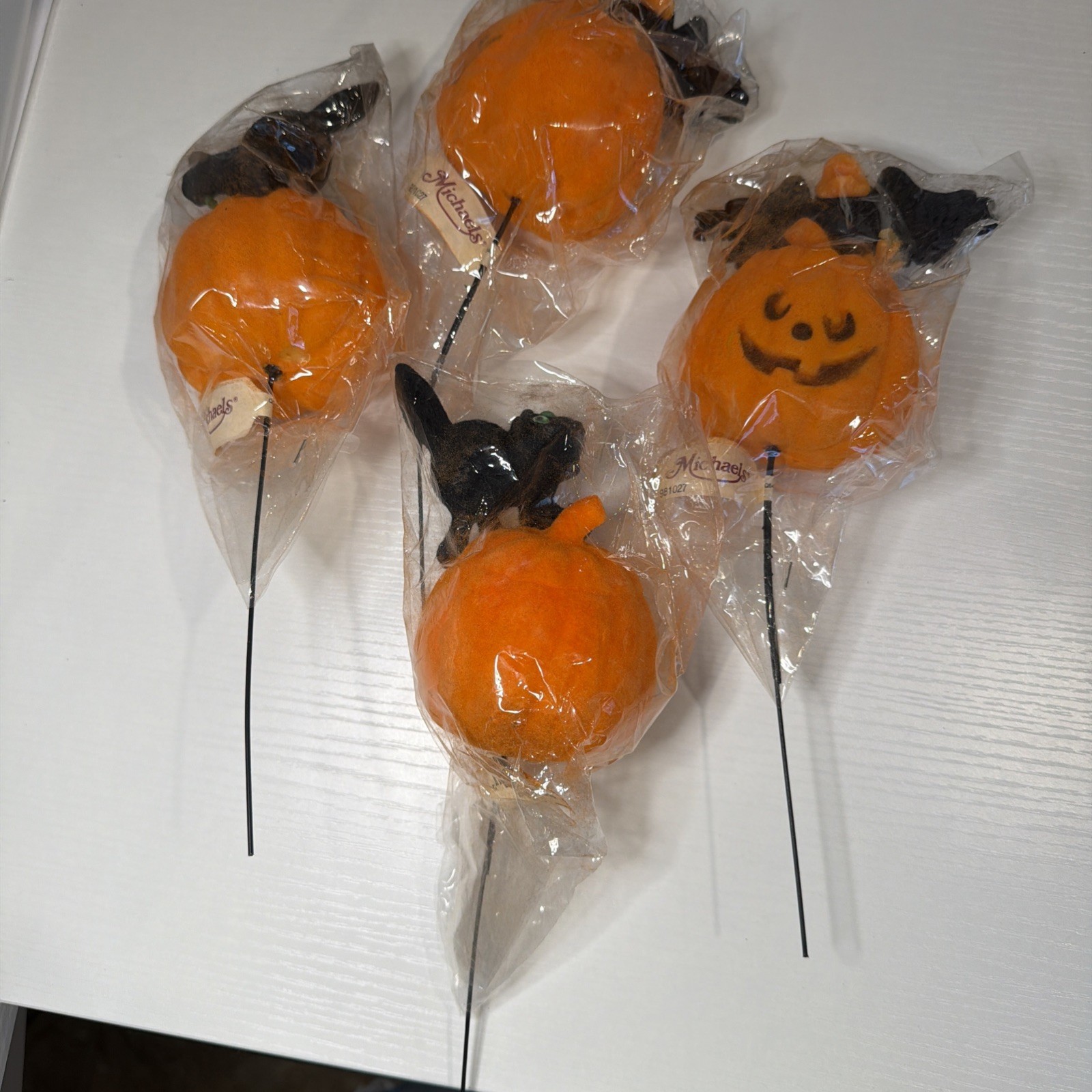 HALLOWEEN CRAFT FLORAL PICK FLOCKED PLASTIC BLOW Mold JACK-O-LANTERN Lot 4 VTG HALLOWEEN CRAFT FLORAL PICK FLOCKED PLASTIC BLOW Mold JACK-O-LANTERN Lot 4 VTG