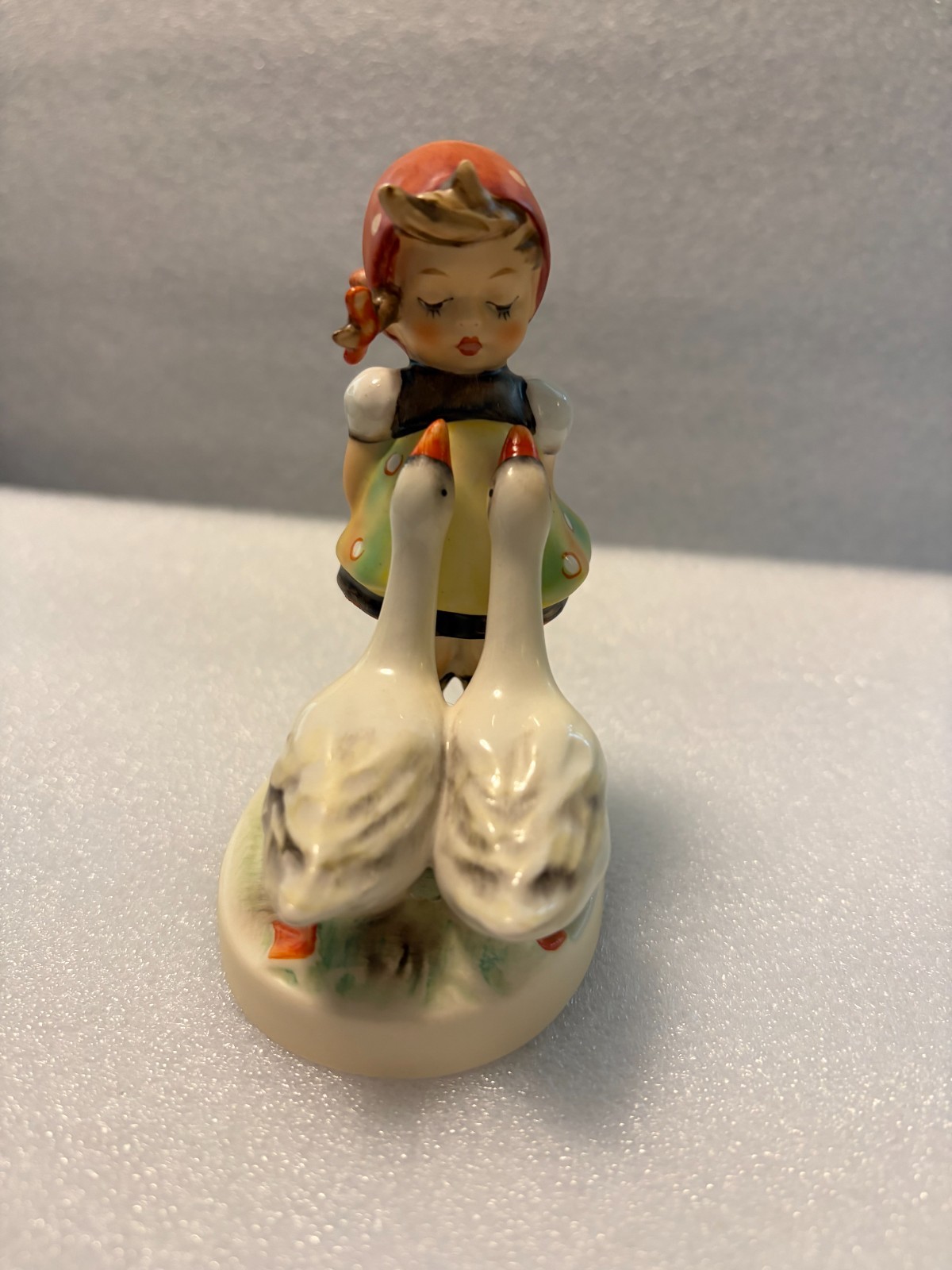 Vintage Goebel Hummel Figurine 47/II Goose girl - w/Box TMK 7