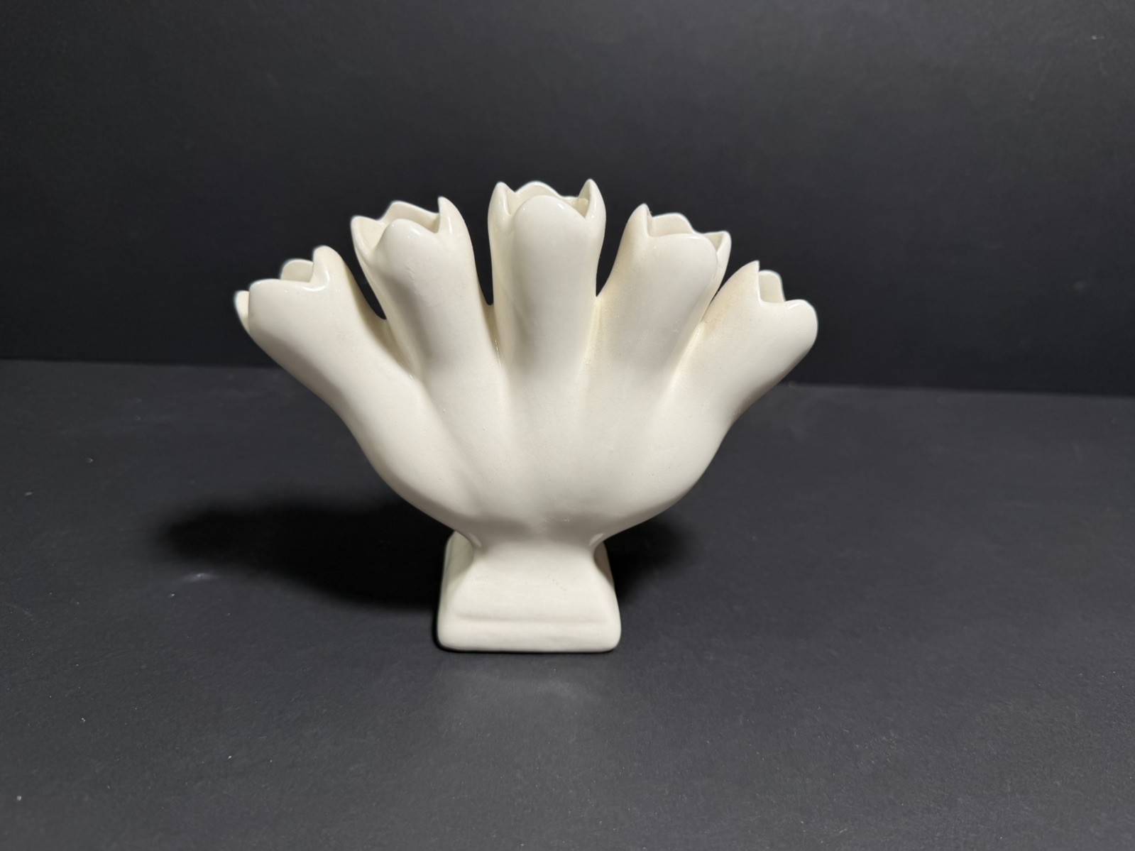 Vintage Leart USA Five Finger Bud Vase Ivory - Great condition 
