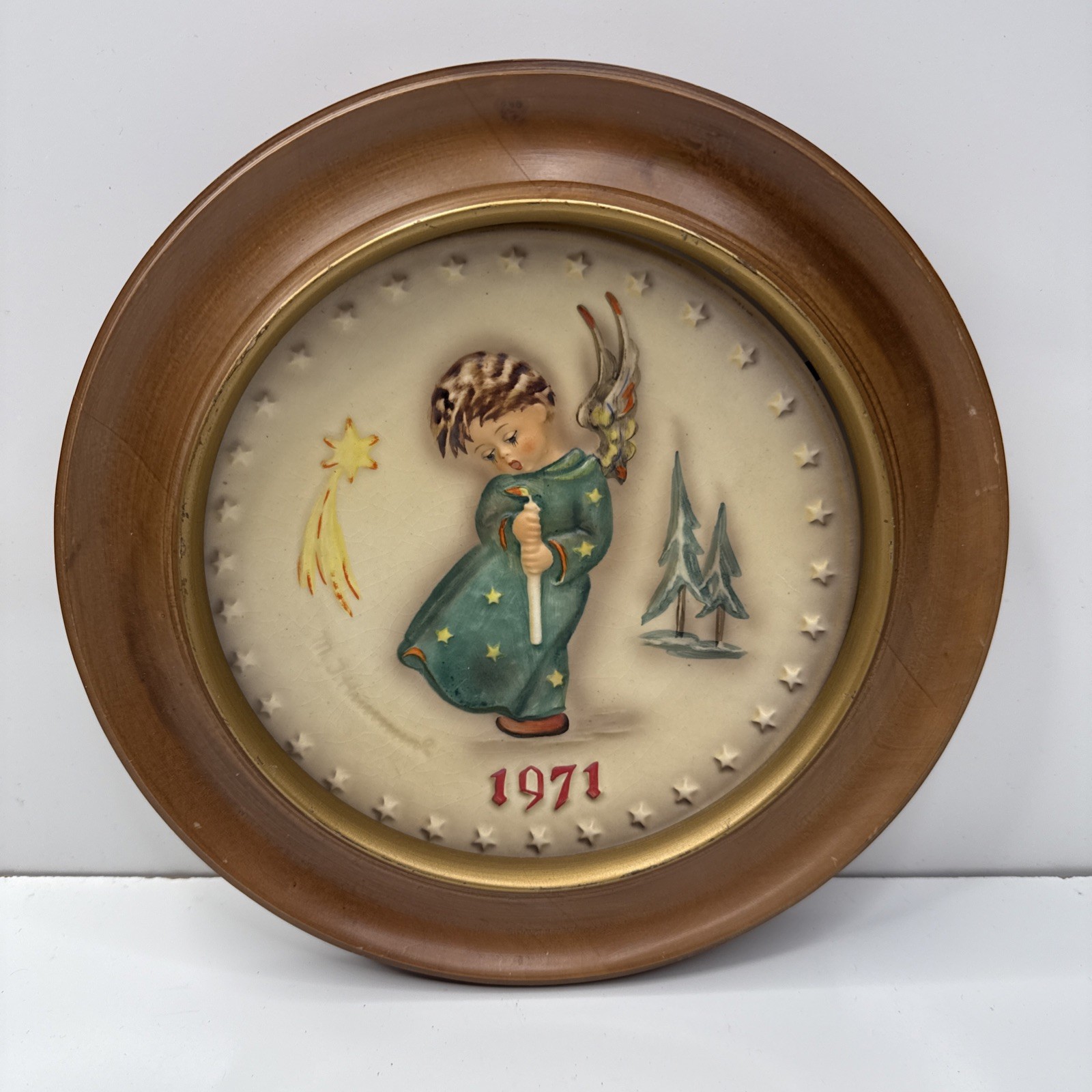 2 M.J Hummel Heavenly Angel Plate 1971 Hear Ye First Edition Goebel Germany 1971