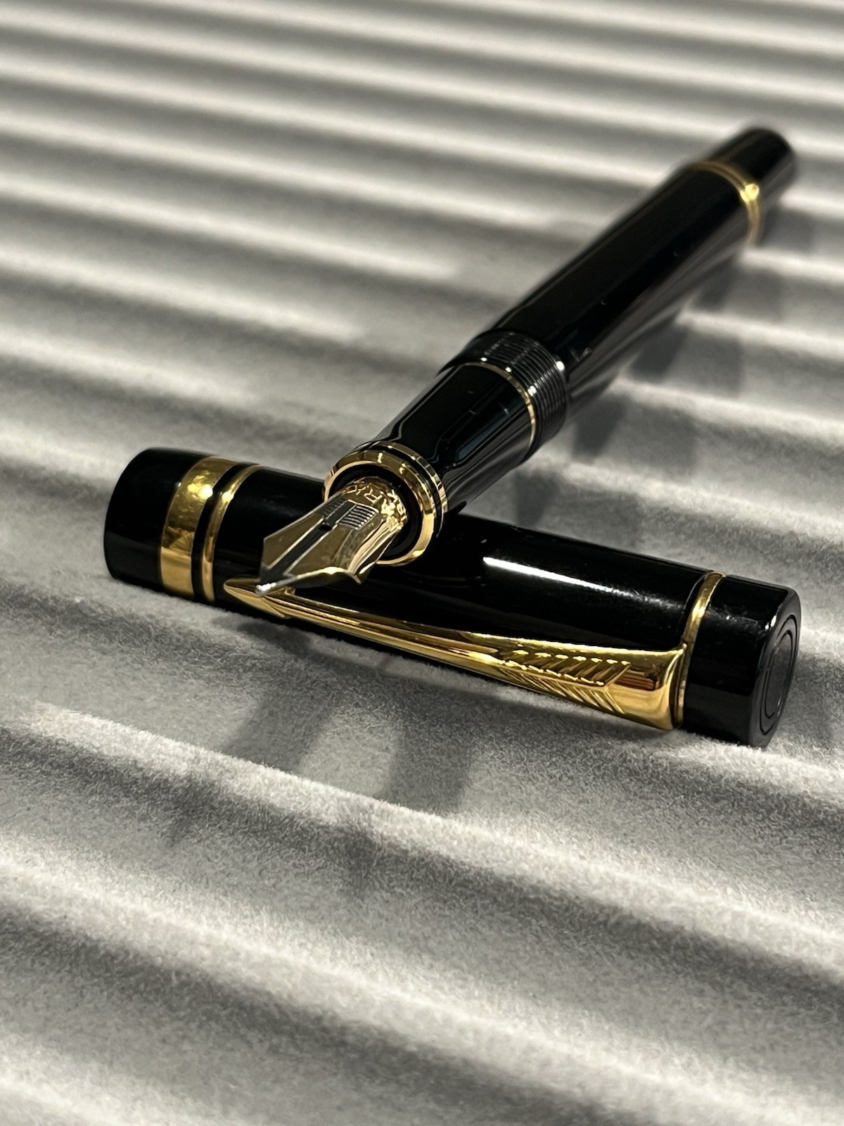 Parker Duofold International Fountain Pen - MKI - 18k F Parker Duofold International Fountain Pen - MKI - 18k F