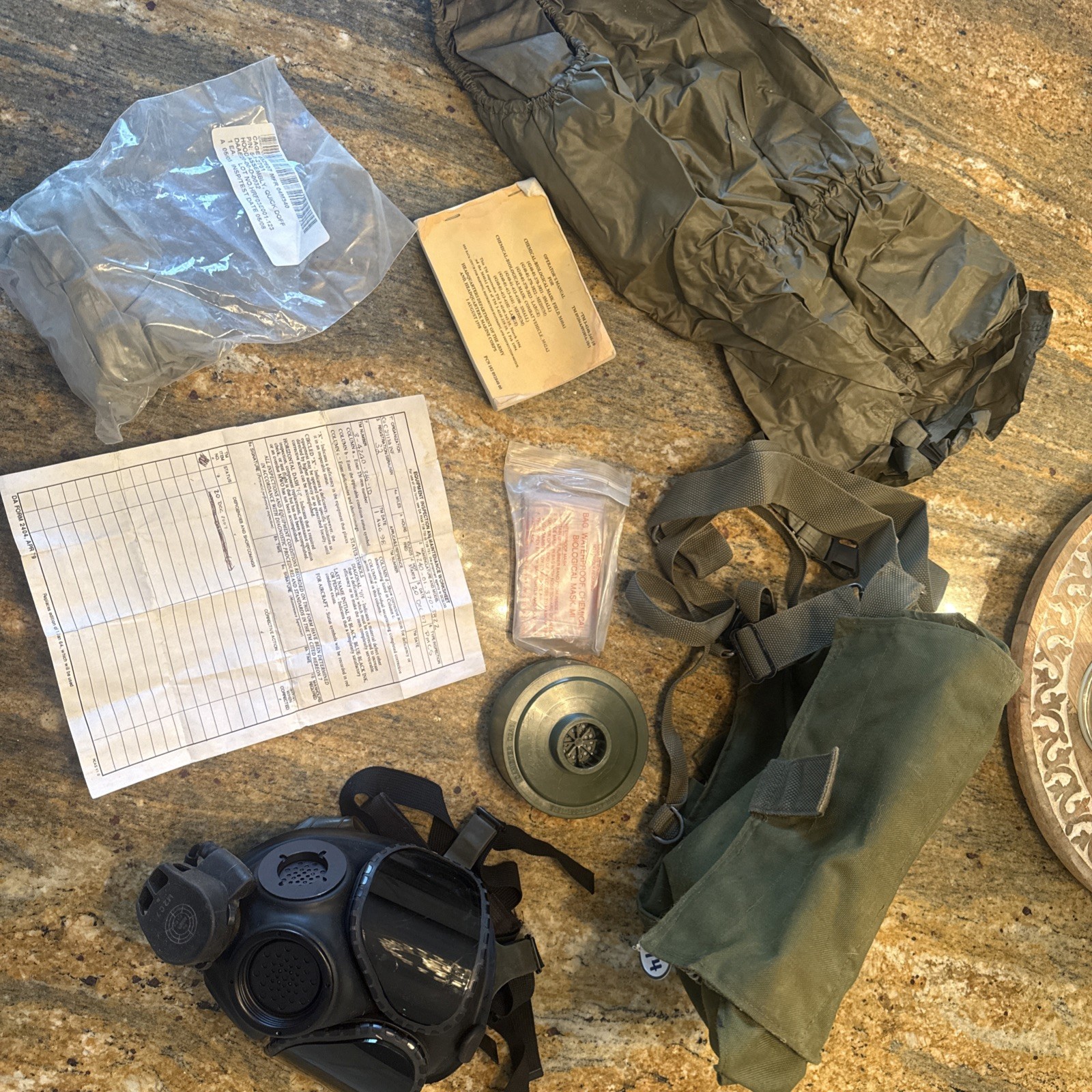 USGI M40A1 Gas Mask Kit Sz SmCarry Bag Hood, Waterproof Bag Genuine Army Issue