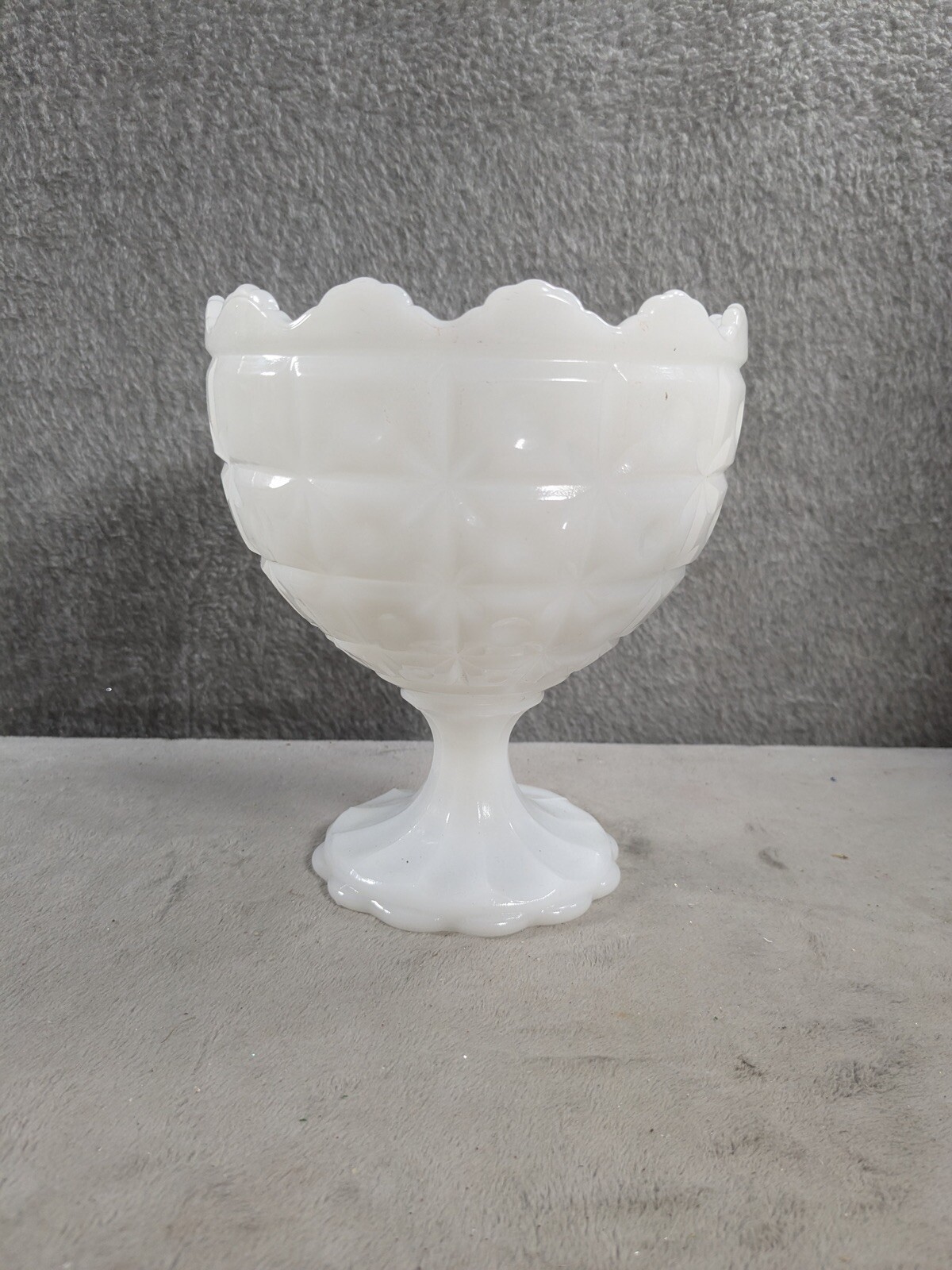Vintage Bowl Milk Glass Quilted Pattern Scallop Rim Pedestal USA 6.5\ Vintage Bowl Milk Glass Quilted Pattern Scallop Rim Pedestal USA 6.5\