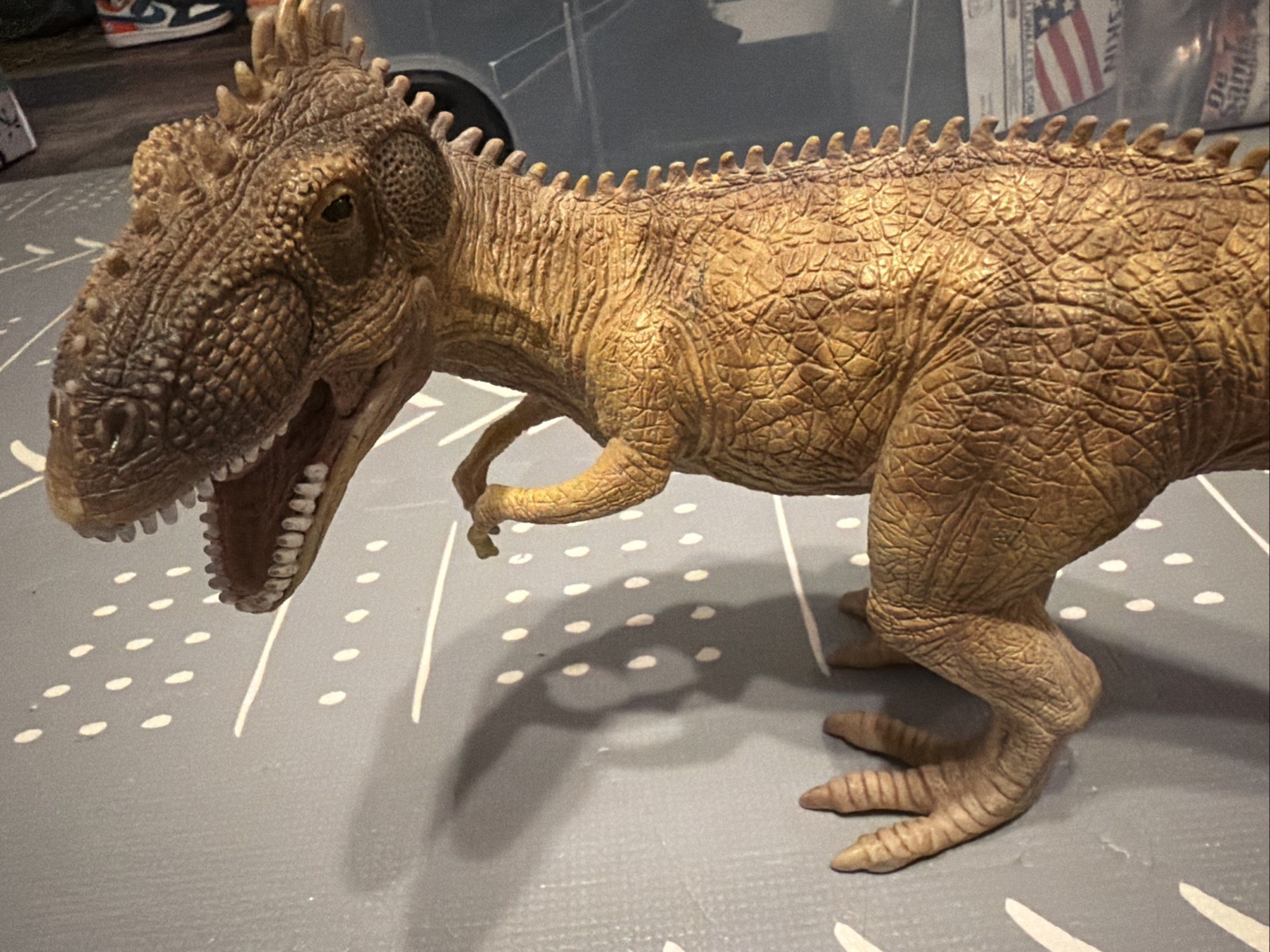 Giganotosaurus 2009  13” Long 8