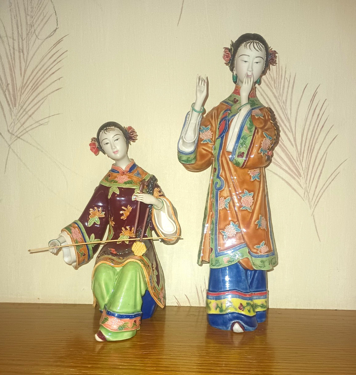 Chinese Porcelain Figurines Pair Man & Woman in Traditional Robes