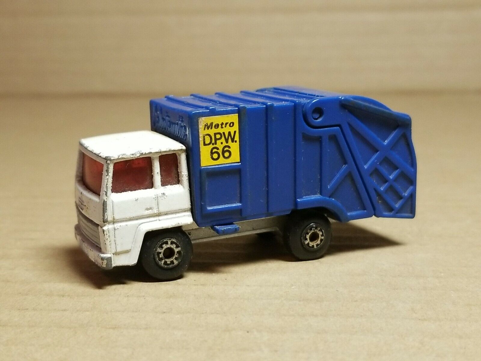 1979 Matchbox SuperFast Refuse Truck No. 30 Blue White Garbage MB 36/5 Metro DPW